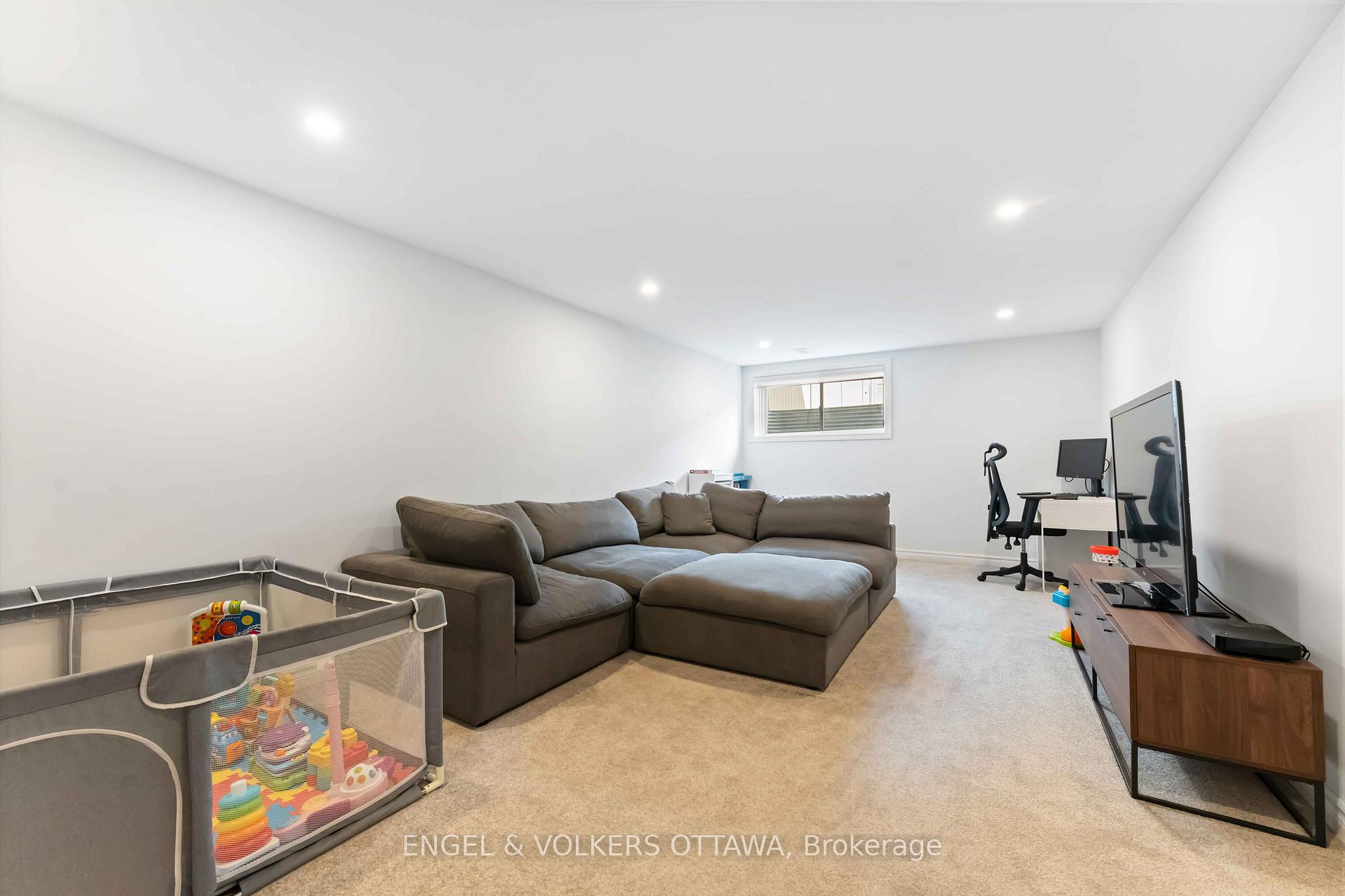 Photo 38 of 781 Cairn Crescent, Ottawa, Mer Bleue/Bradley Estates/Anderson Park — HOMEH