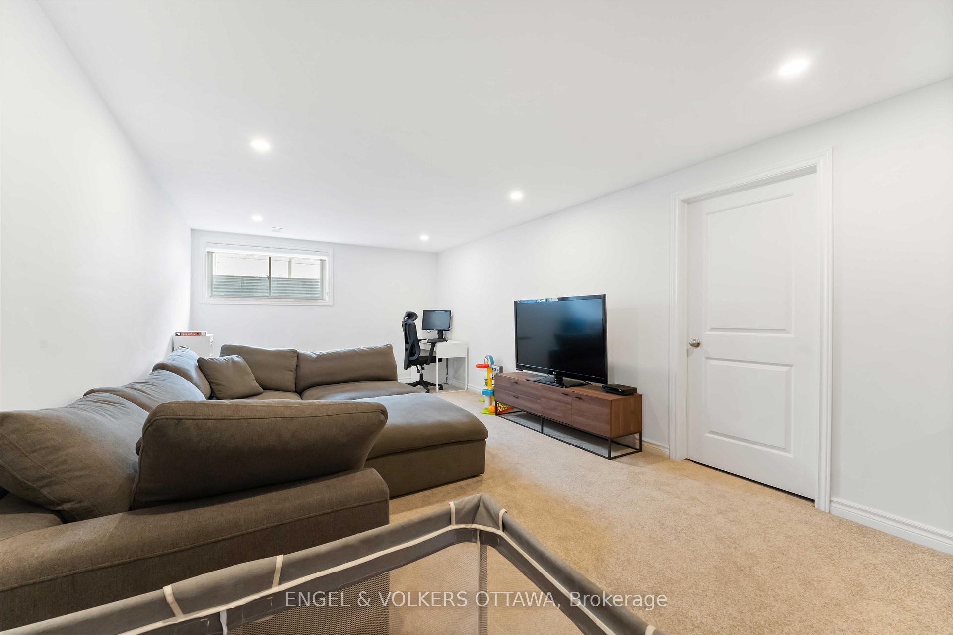 Photo 39 of 781 Cairn Crescent, Ottawa, Mer Bleue/Bradley Estates/Anderson Park — HOMEH