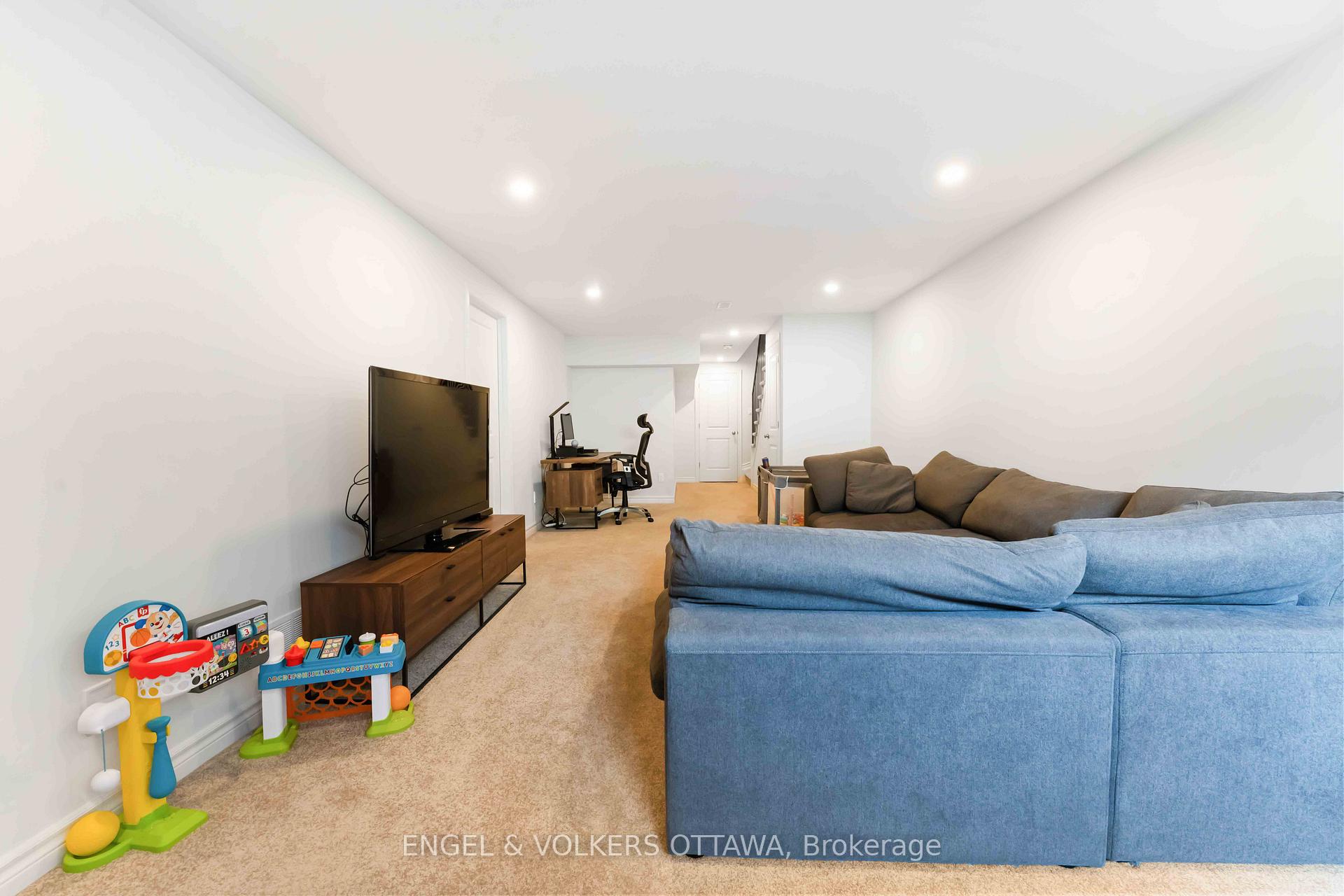 Photo 40 of 781 Cairn Crescent, Ottawa, Mer Bleue/Bradley Estates/Anderson Park — HOMEH