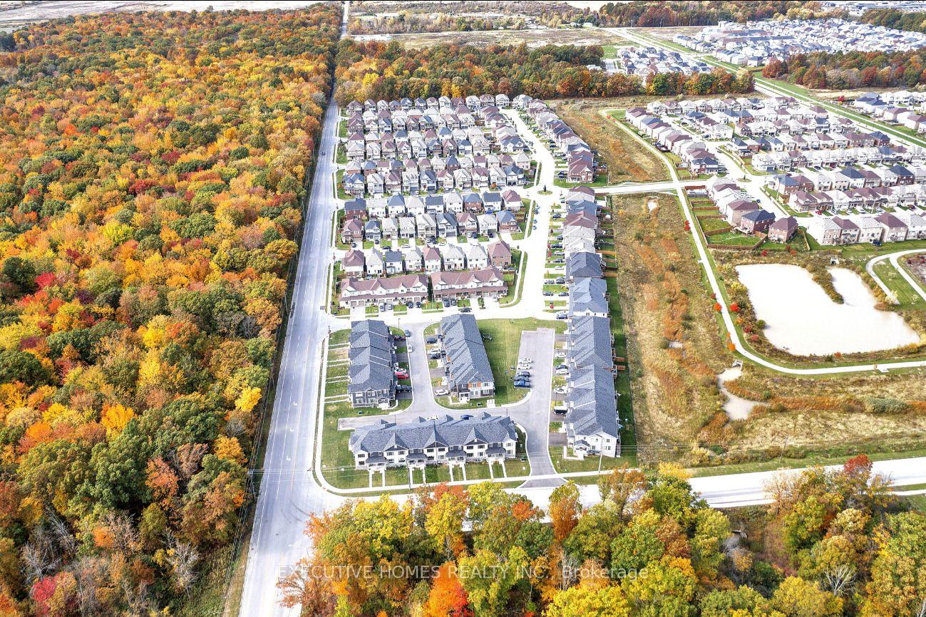 Photo 6 of Unit 8, 8273 Tulip Tree Drive, Niagara Falls, Brown — HOMEH