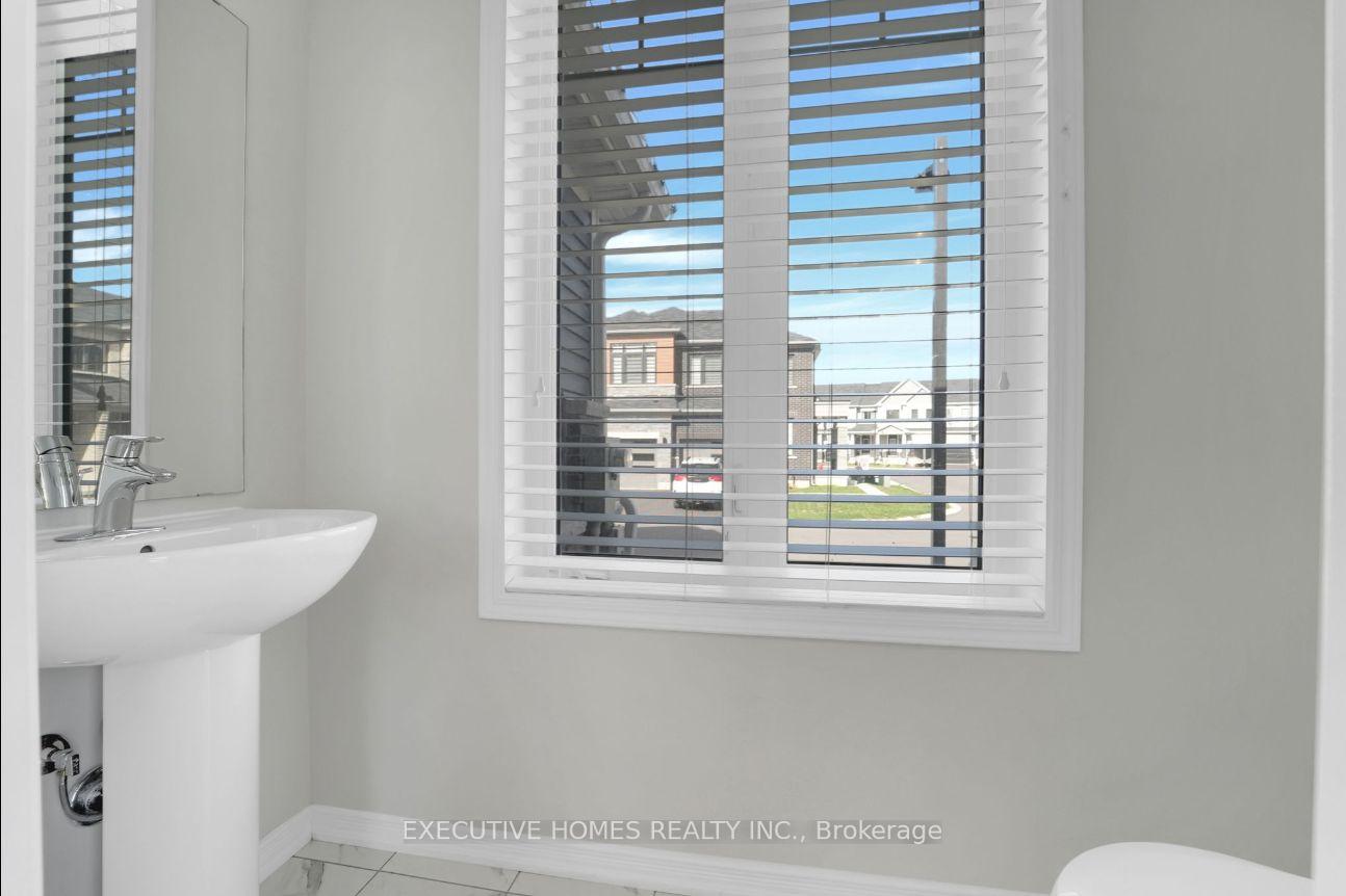 Photo 10 of Unit 8, 8273 Tulip Tree Drive, Niagara Falls, Brown — HOMEH