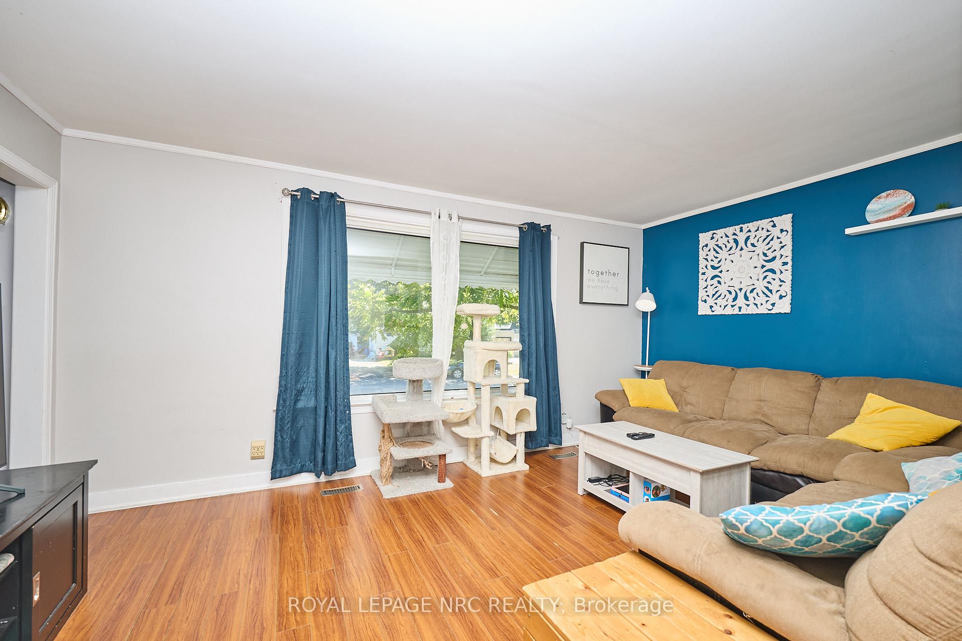 Photo 8 of 7221 Windsor Crescent, Niagara Falls, Hospital — HOMEH