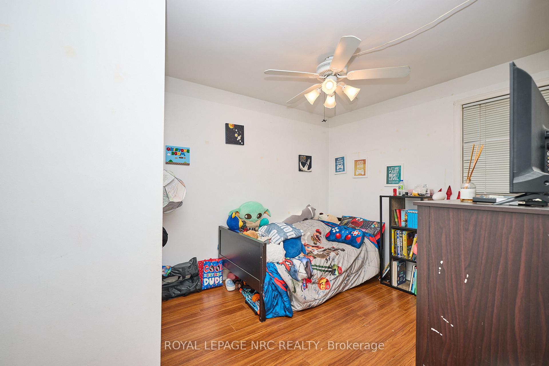 Photo 11 of 7221 Windsor Crescent, Niagara Falls, Hospital — HOMEH