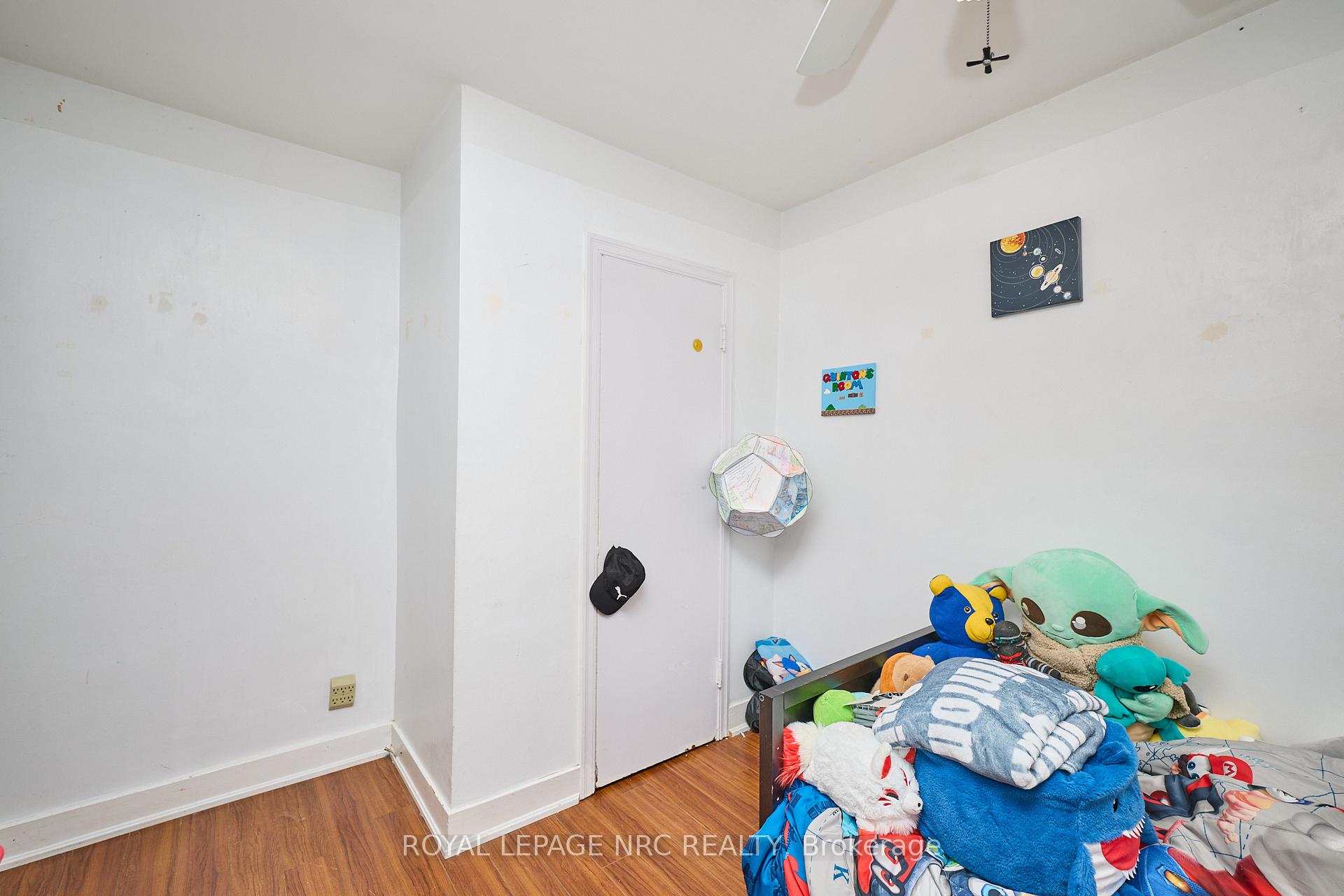 Photo 12 of 7221 Windsor Crescent, Niagara Falls, Hospital — HOMEH