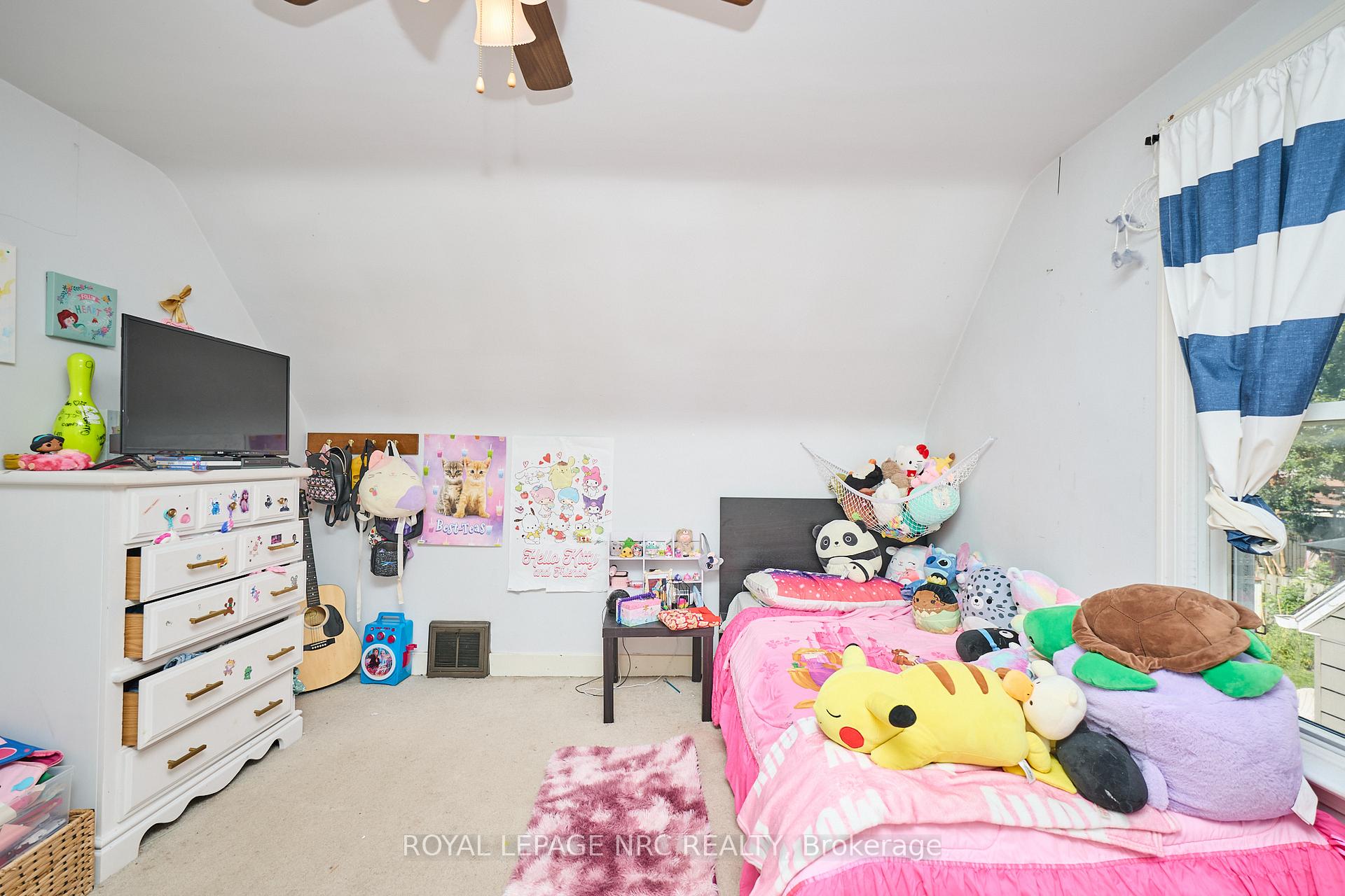 Photo 16 of 7221 Windsor Crescent, Niagara Falls, Hospital — HOMEH