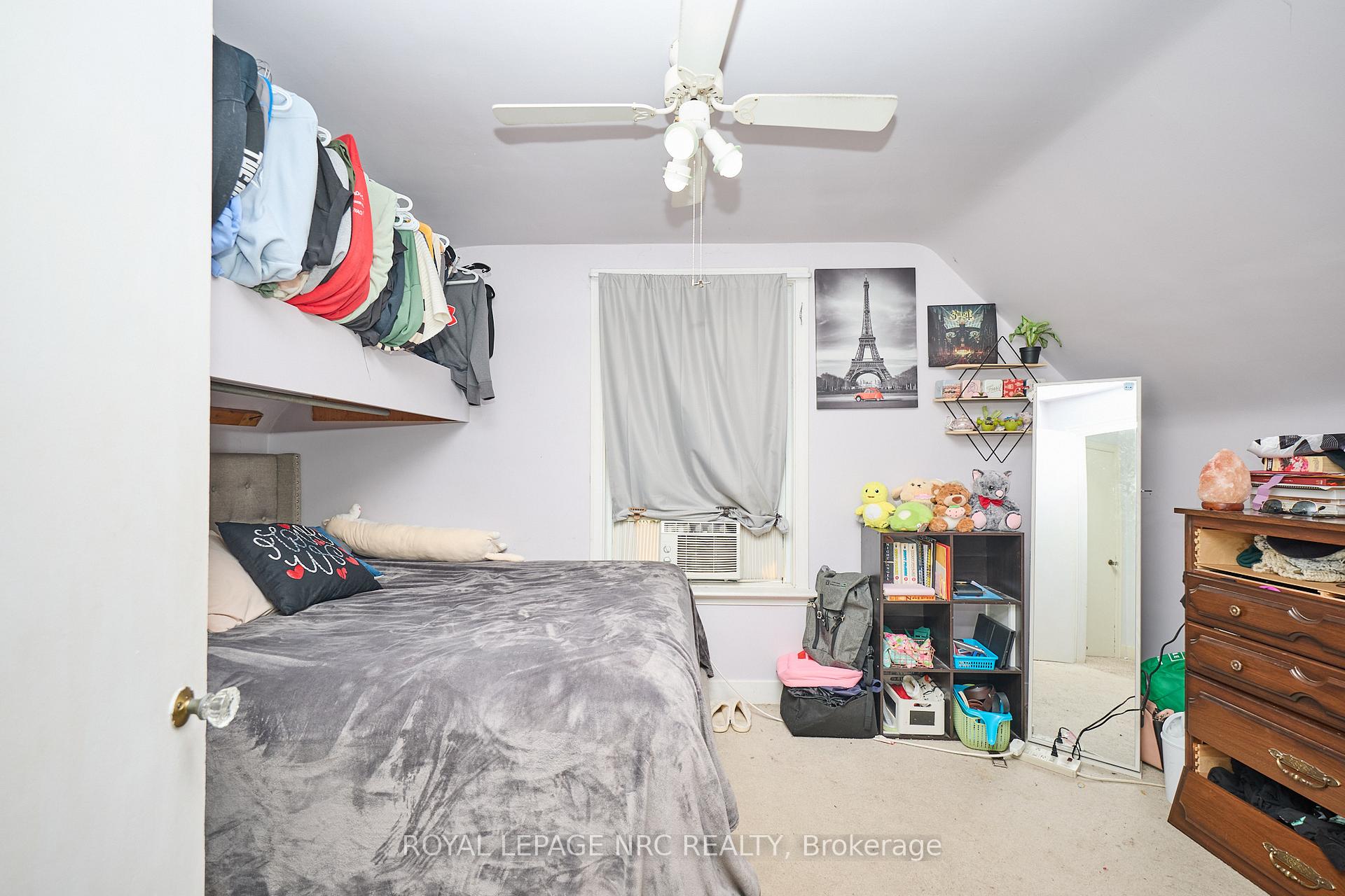Photo 17 of 7221 Windsor Crescent, Niagara Falls, Hospital — HOMEH