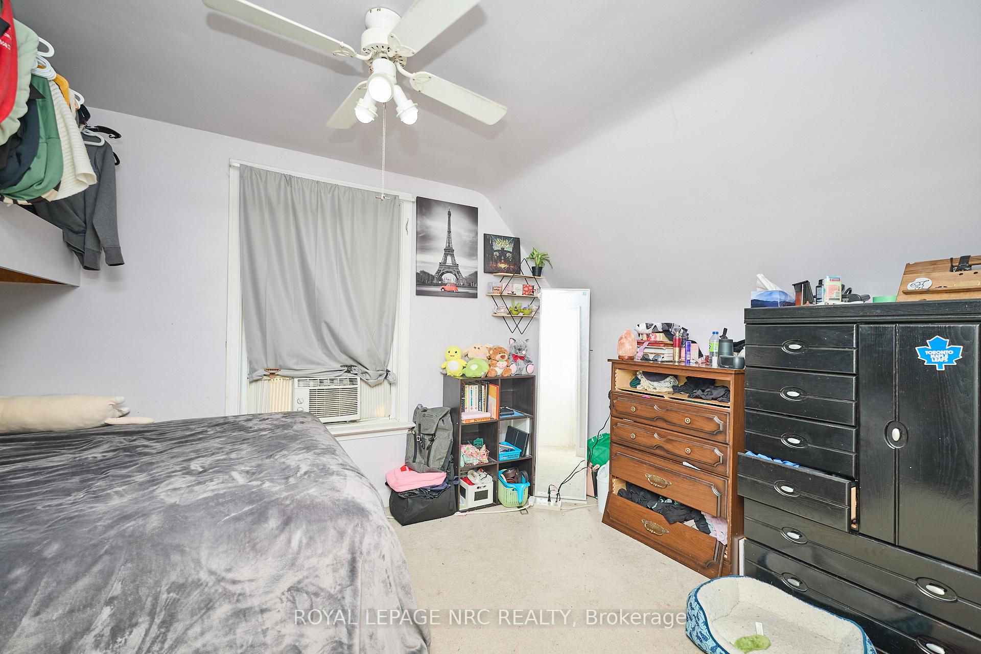 Photo 18 of 7221 Windsor Crescent, Niagara Falls, Hospital — HOMEH
