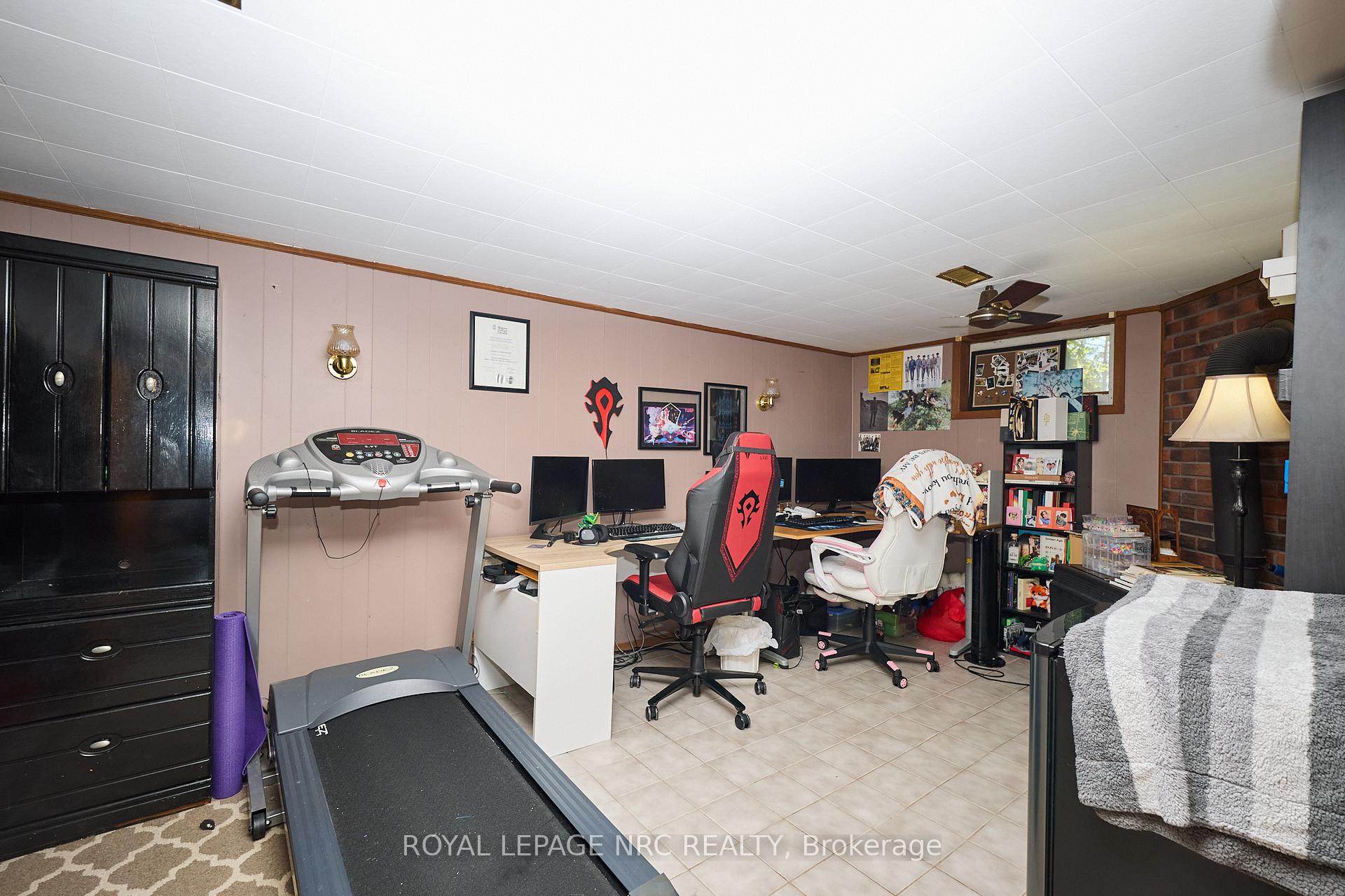 Photo 21 of 7221 Windsor Crescent, Niagara Falls, Hospital — HOMEH