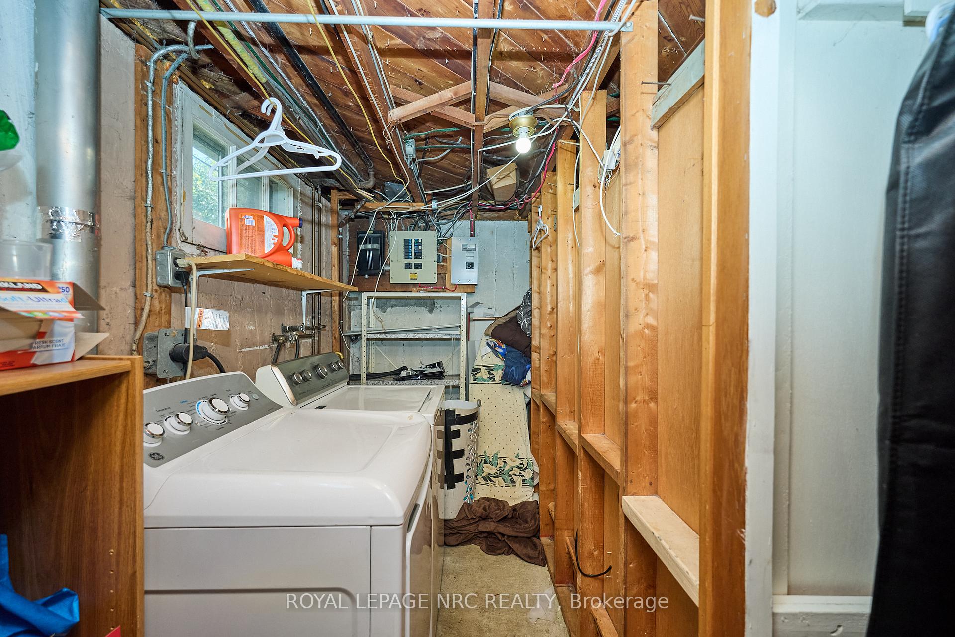 Photo 23 of 7221 Windsor Crescent, Niagara Falls, Hospital — HOMEH