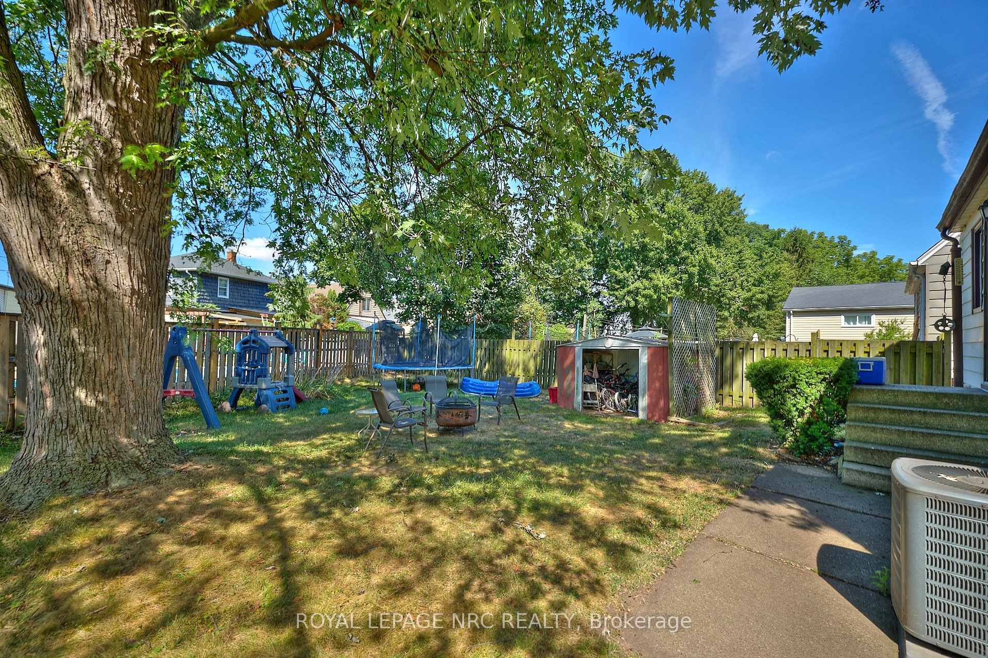 Photo 25 of 7221 Windsor Crescent, Niagara Falls, Hospital — HOMEH