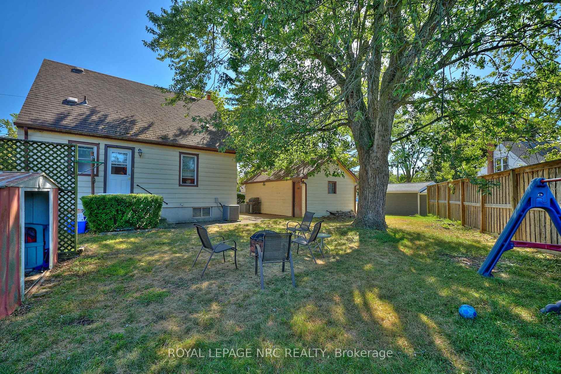Photo 26 of 7221 Windsor Crescent, Niagara Falls, Hospital — HOMEH