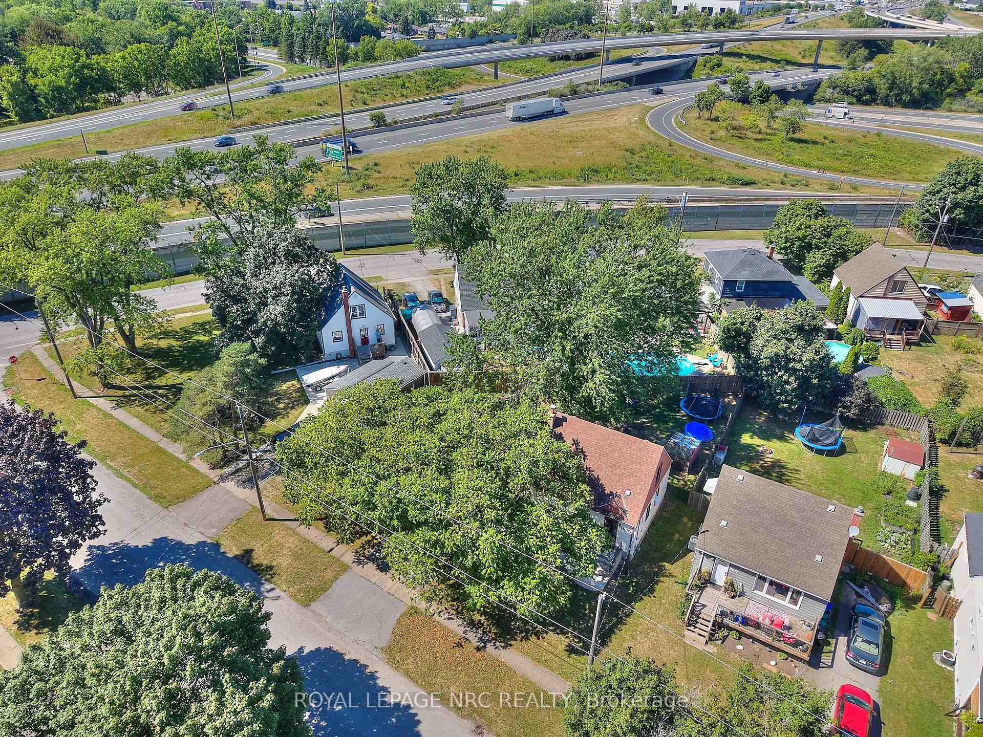 Photo 31 of 7221 Windsor Crescent, Niagara Falls, Hospital — HOMEH