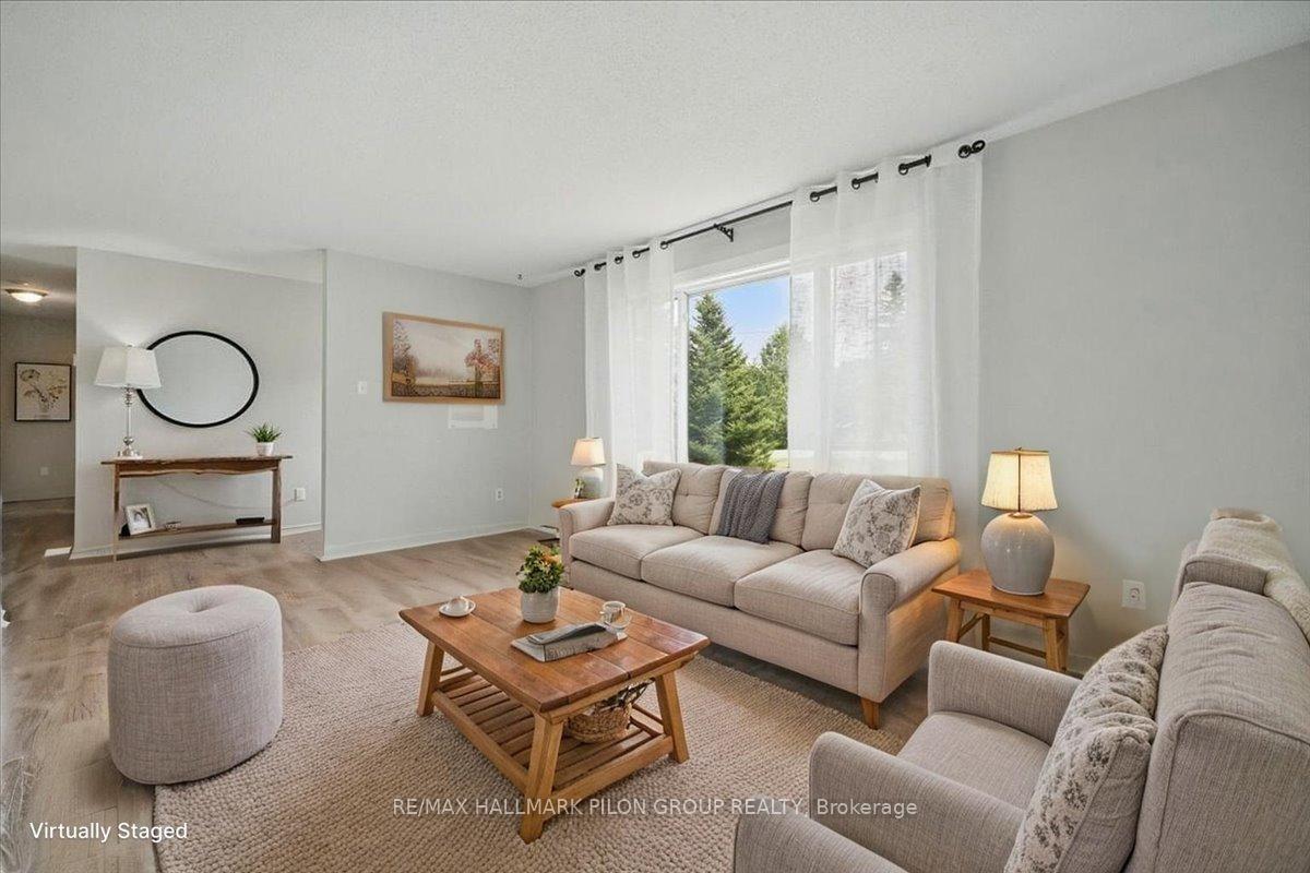 Photo 4 of 1125 Barnett Drive, Ottawa, Cumberland Village — HOMEH