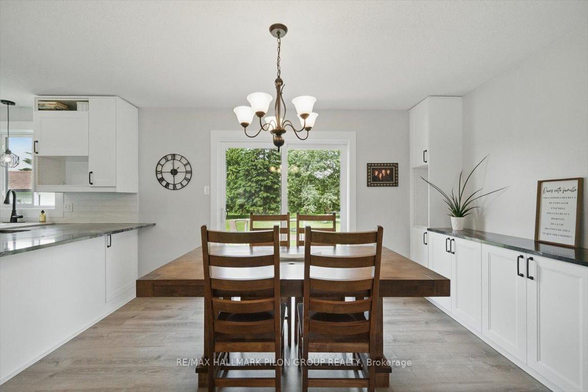 Photo 9 of 1125 Barnett Drive, Ottawa, Cumberland Village — HOMEH