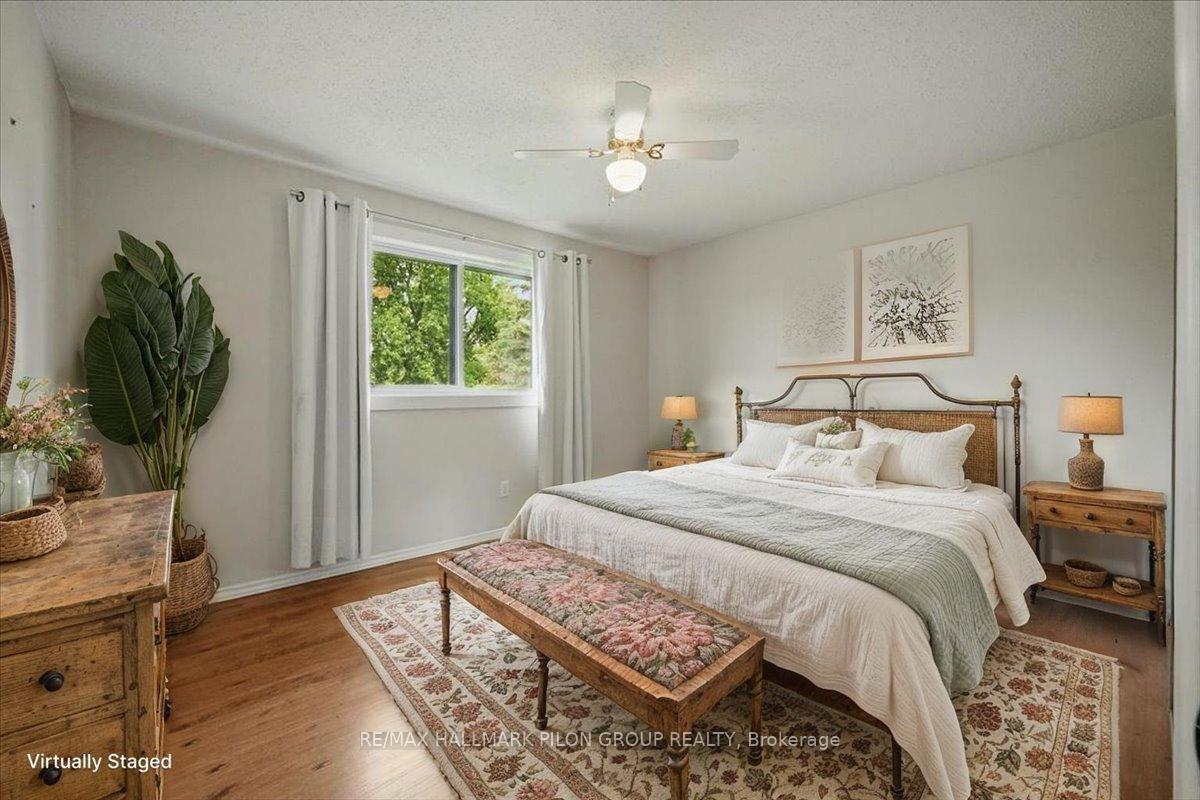 Photo 11 of 1125 Barnett Drive, Ottawa, Cumberland Village — HOMEH