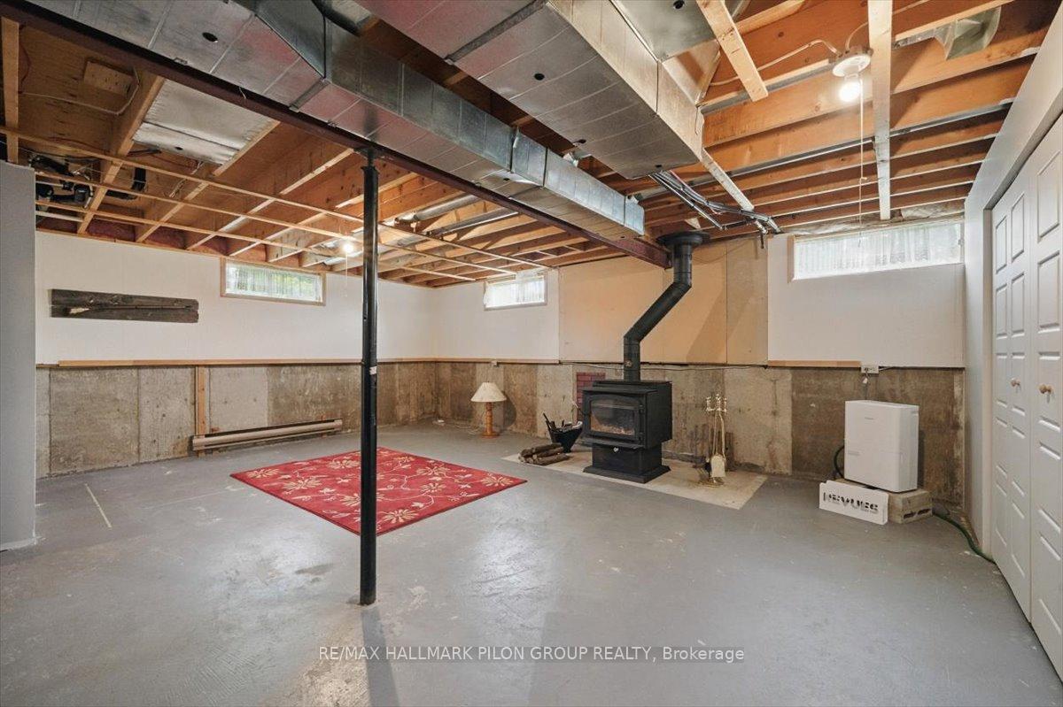 Photo 17 of 1125 Barnett Drive, Ottawa, Cumberland Village — HOMEH