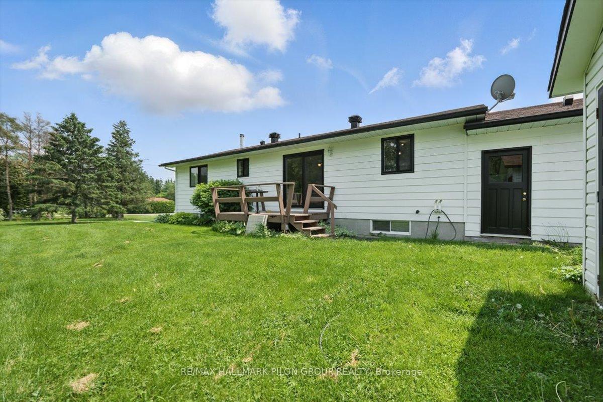 Photo 19 of 1125 Barnett Drive, Ottawa, Cumberland Village — HOMEH