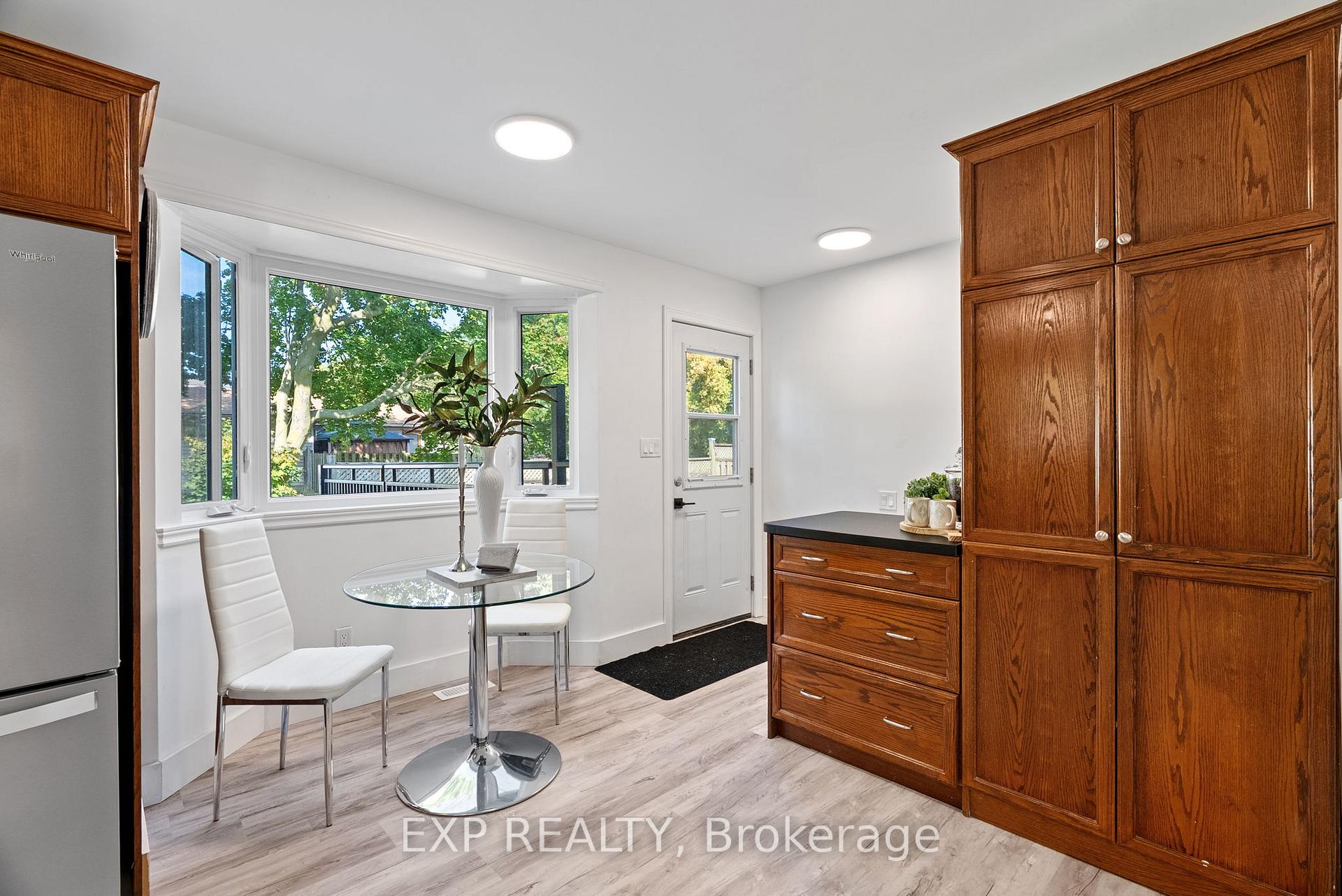 Photo 14 of 250 William Street E, North Middlesex, Parkhill — HOMEH