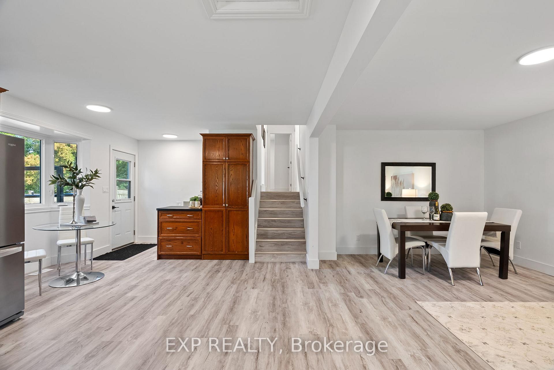 Photo 16 of 250 William Street E, North Middlesex, Parkhill — HOMEH