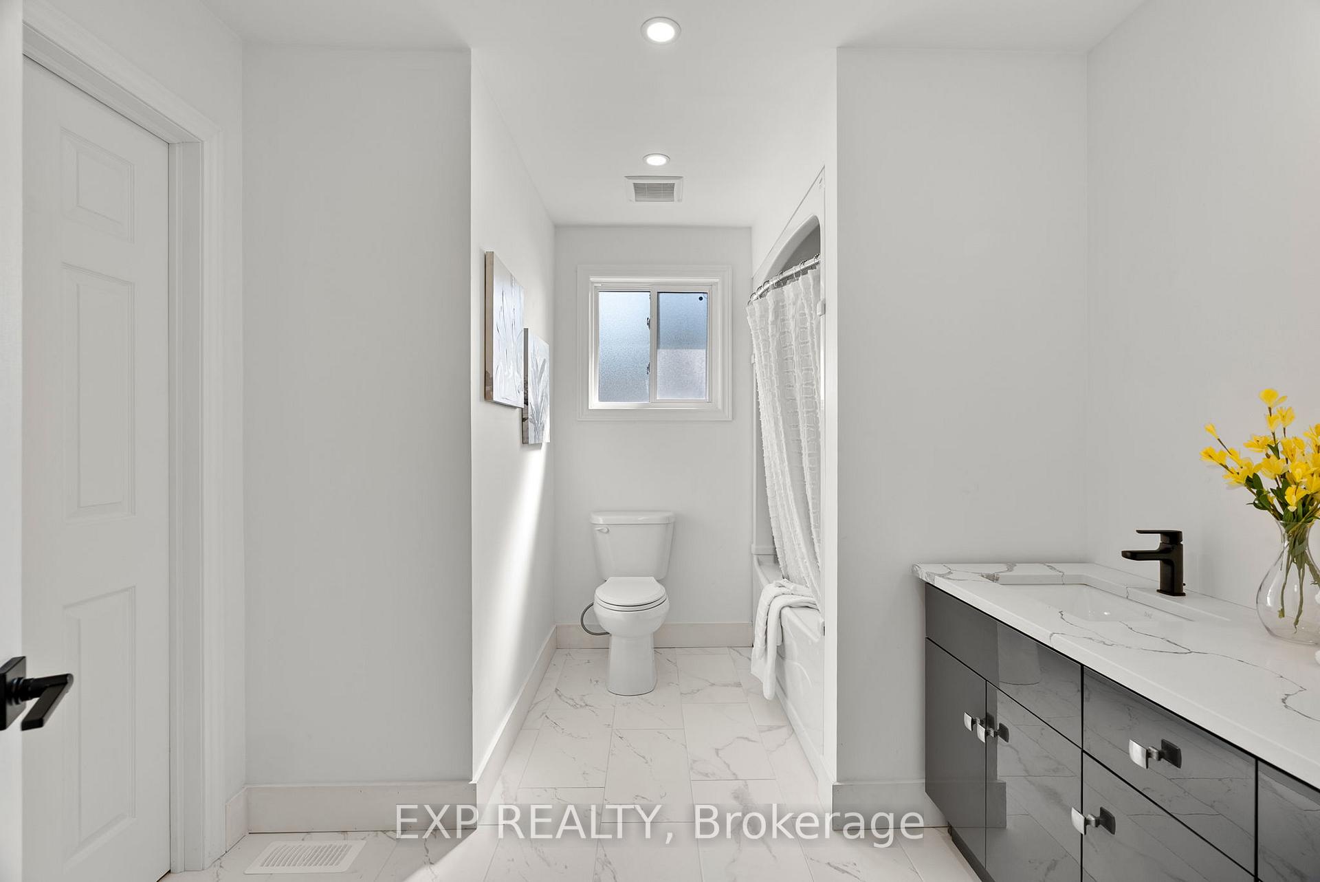 Photo 18 of 250 William Street E, North Middlesex, Parkhill — HOMEH