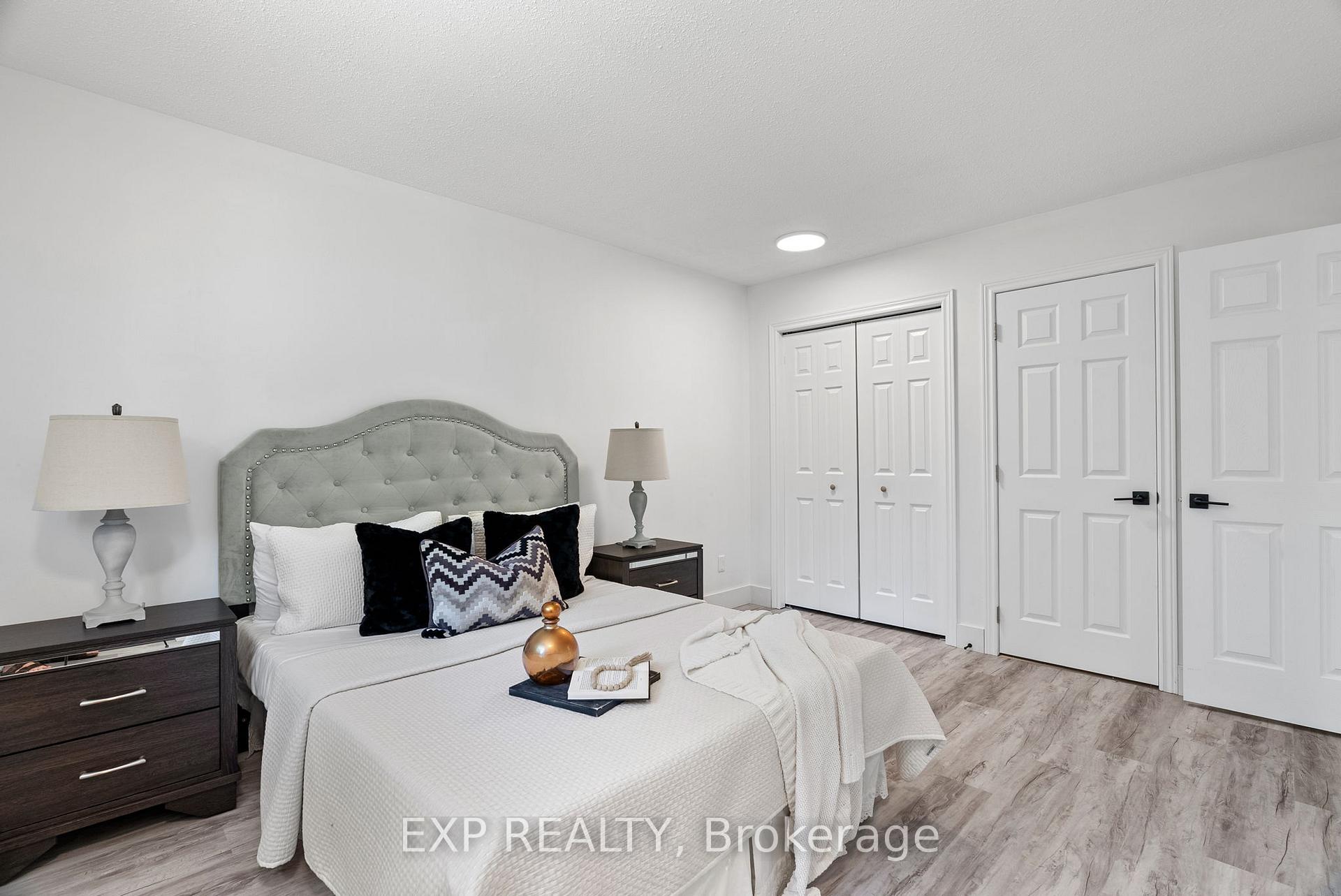 Photo 21 of 250 William Street E, North Middlesex, Parkhill — HOMEH