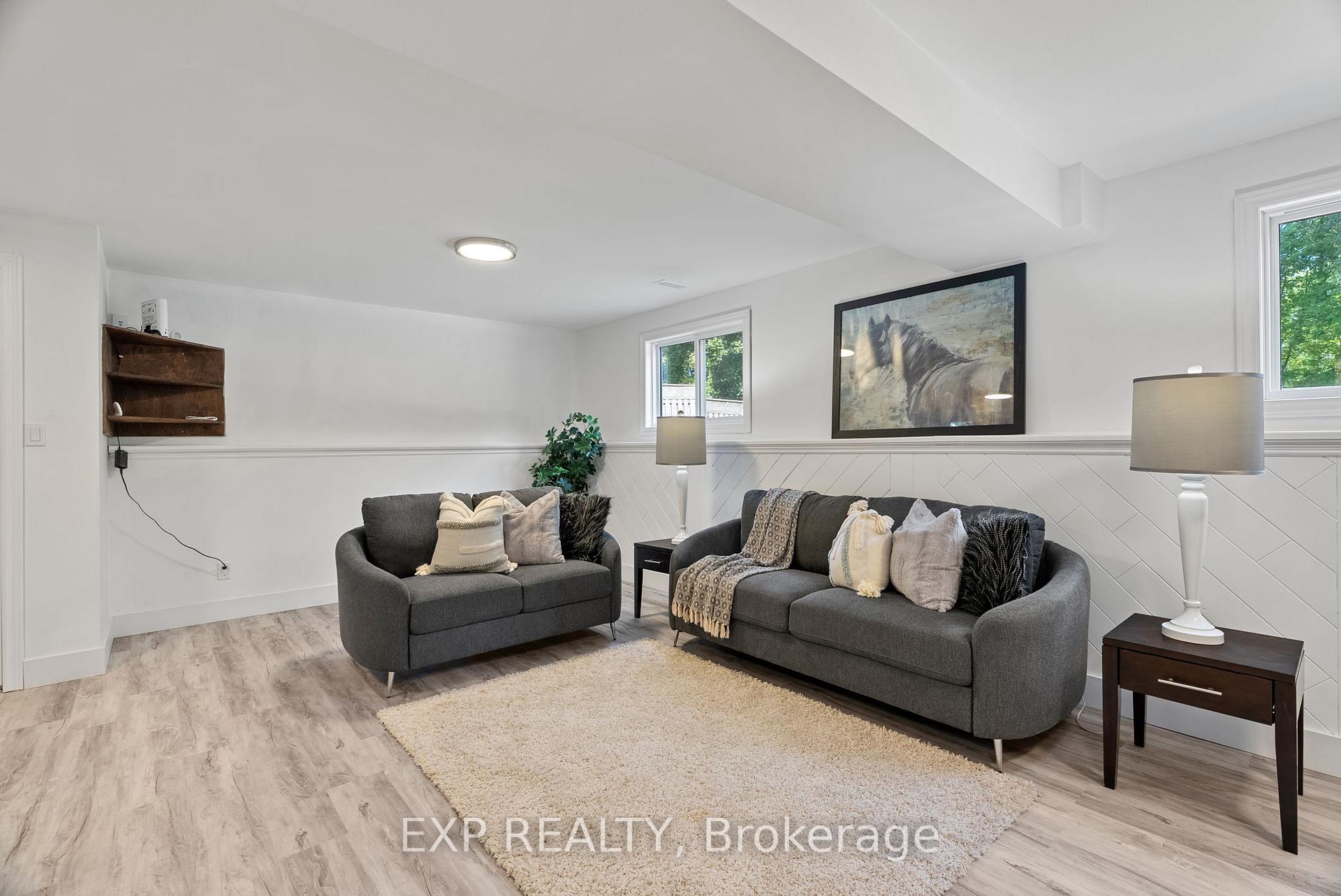 Photo 29 of 250 William Street E, North Middlesex, Parkhill — HOMEH