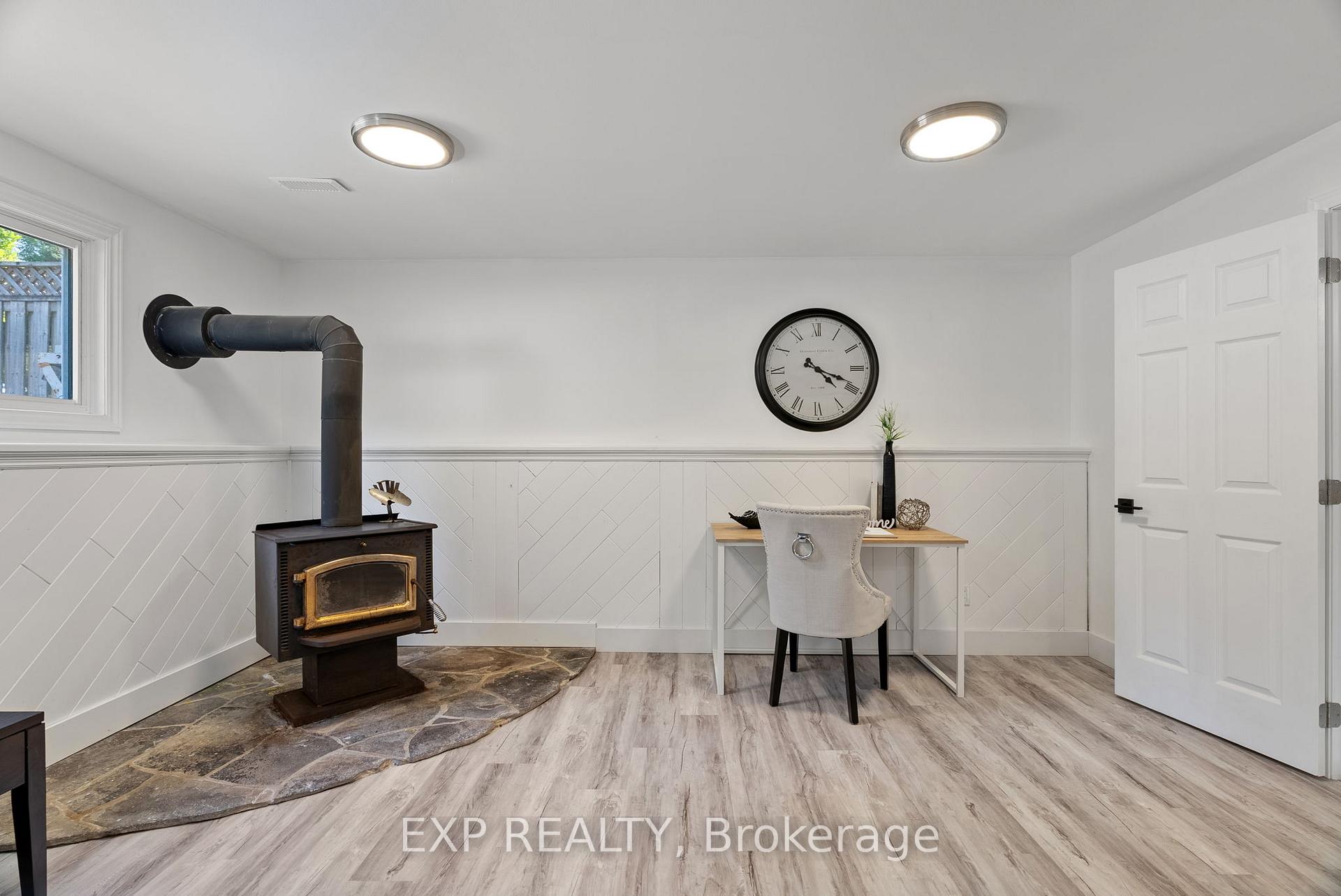 Photo 30 of 250 William Street E, North Middlesex, Parkhill — HOMEH
