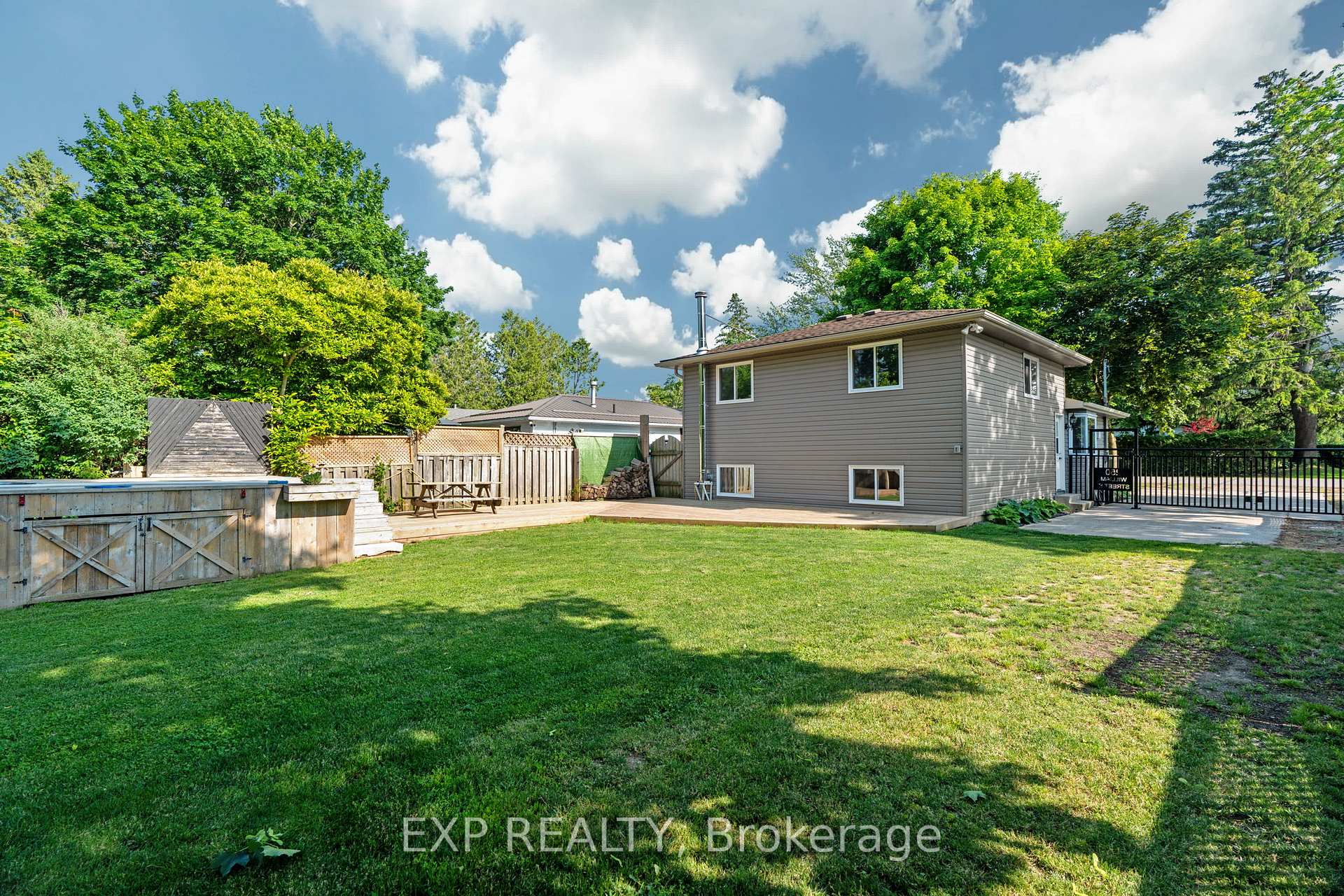 Photo 38 of 250 William Street E, North Middlesex, Parkhill — HOMEH