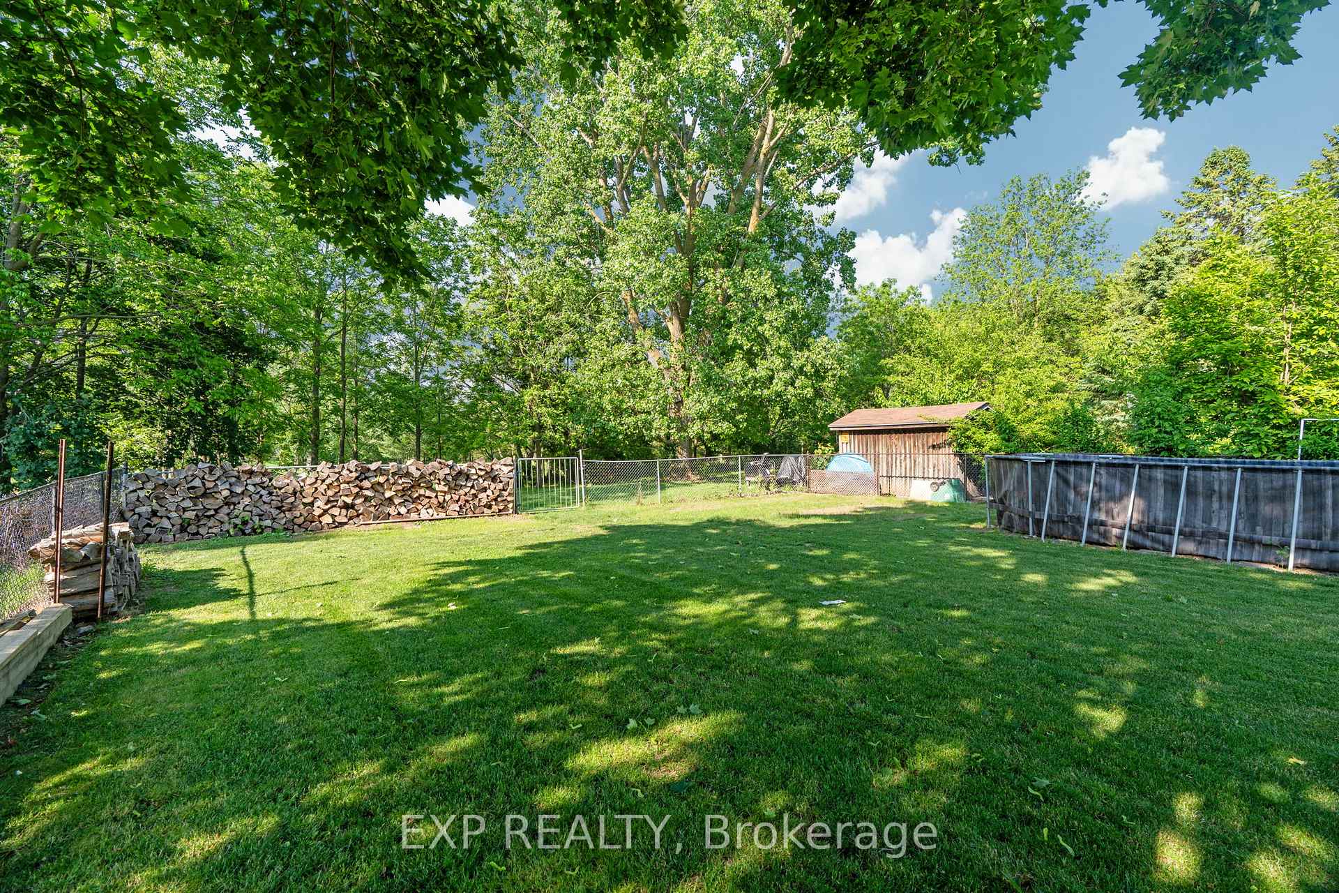 Photo 39 of 250 William Street E, North Middlesex, Parkhill — HOMEH