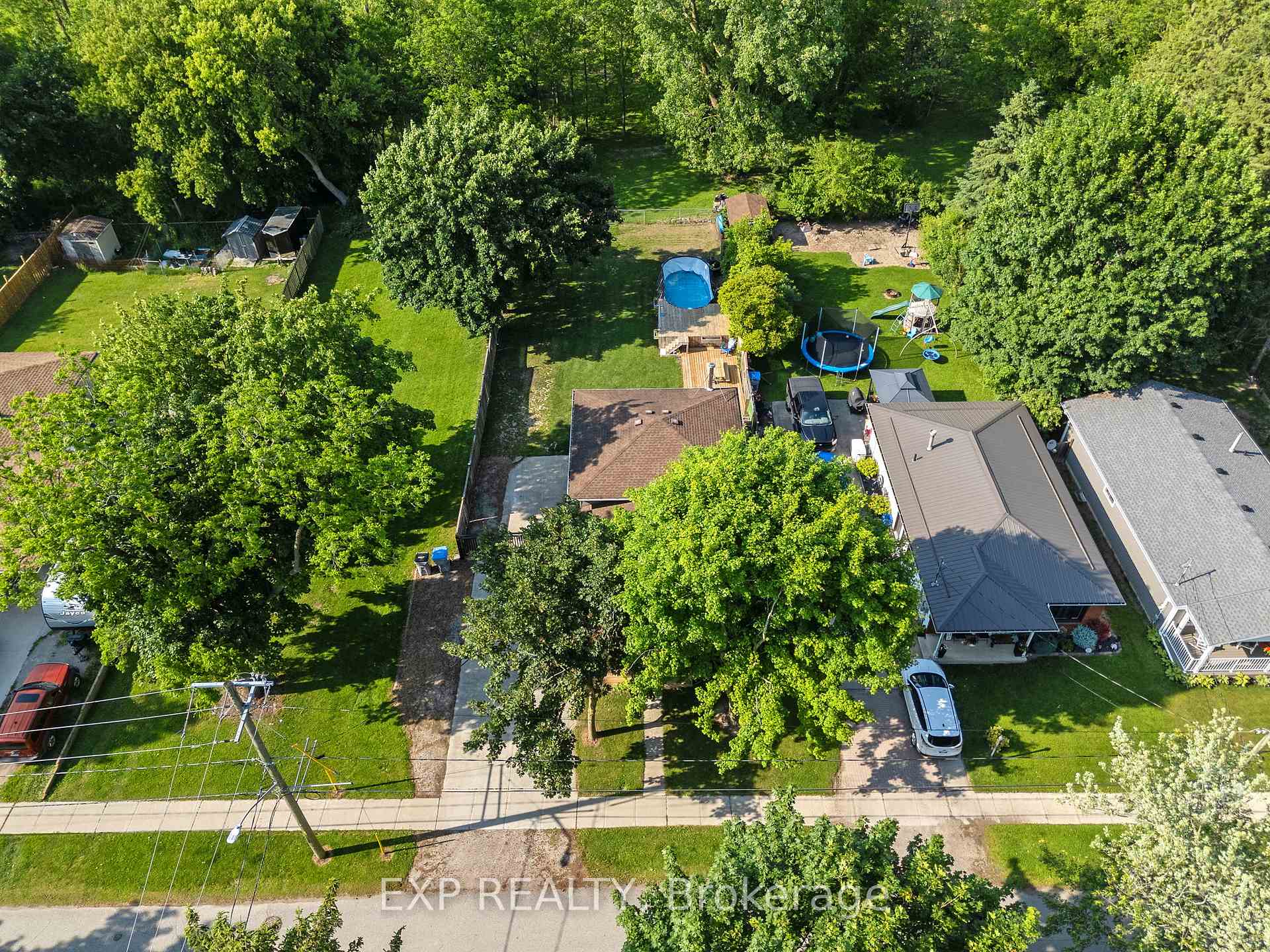Photo 43 of 250 William Street E, North Middlesex, Parkhill — HOMEH
