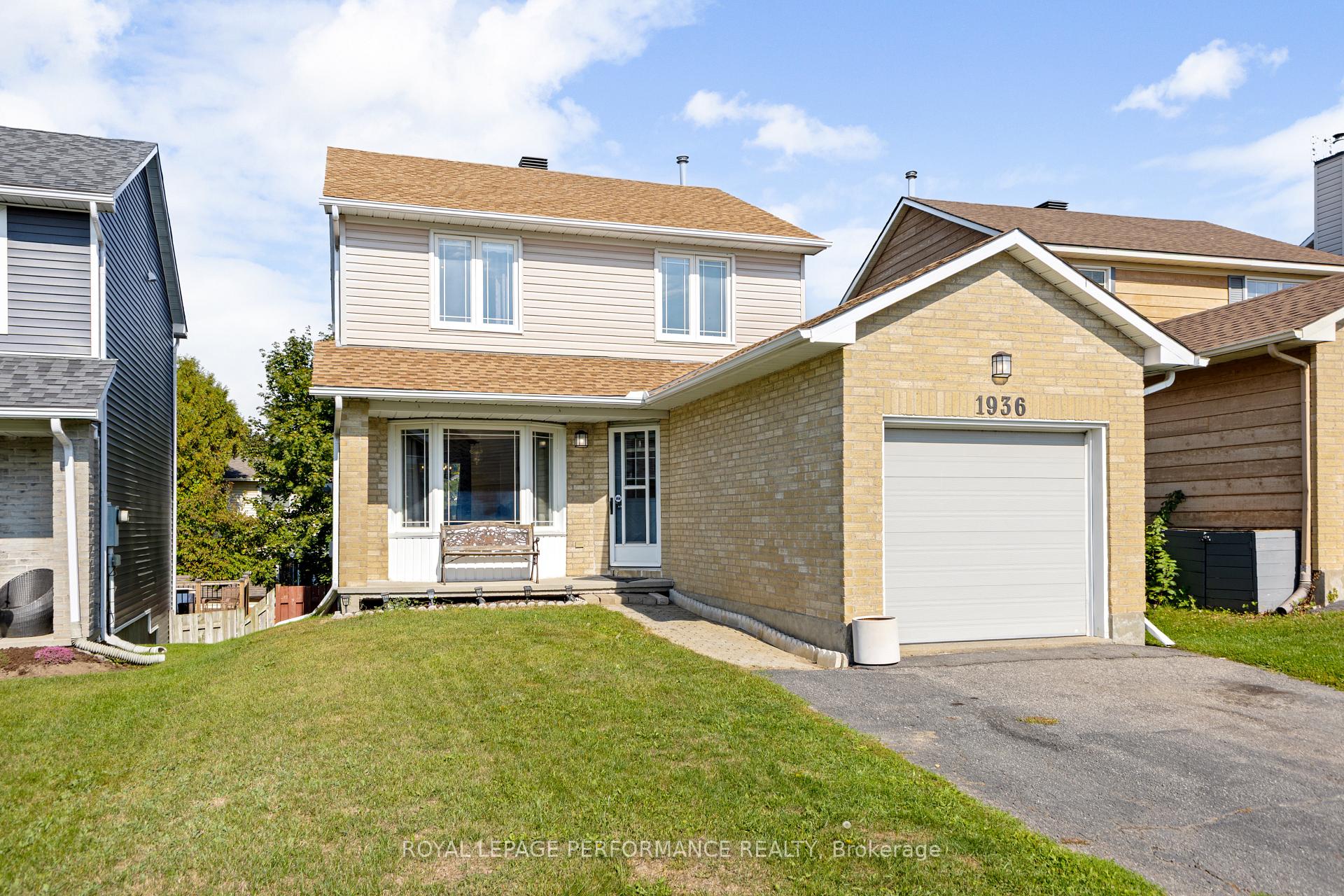 Photo 1 of 1936 Longman Crescent, Ottawa, Chateauneuf — HOMEH