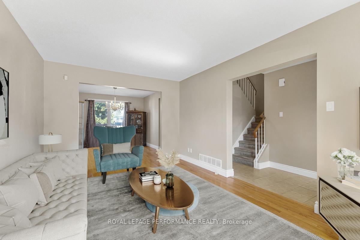 Photo 4 of 1936 Longman Crescent, Ottawa, Chateauneuf — HOMEH
