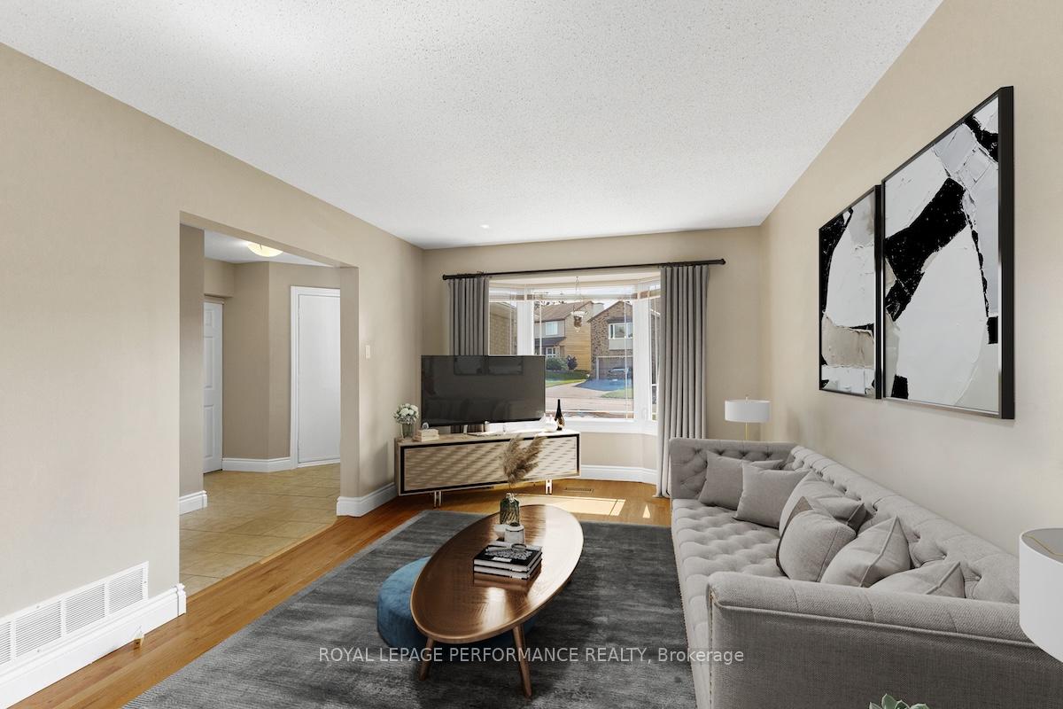 Photo 5 of 1936 Longman Crescent, Ottawa, Chateauneuf — HOMEH