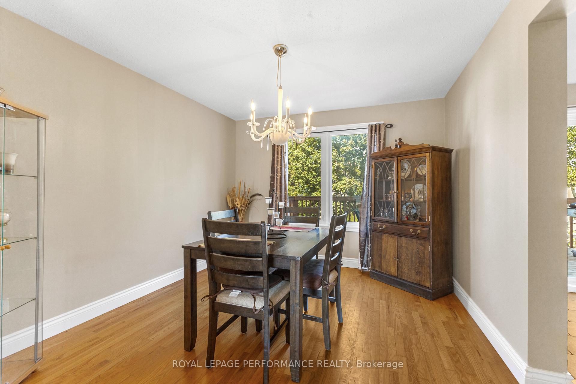 Photo 7 of 1936 Longman Crescent, Ottawa, Chateauneuf — HOMEH