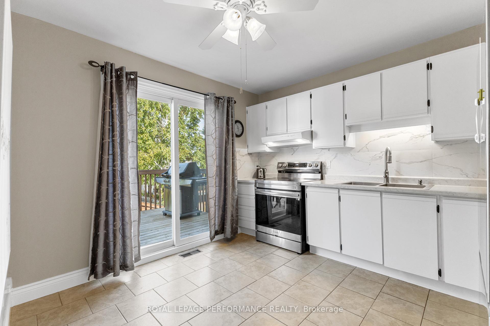 Photo 9 of 1936 Longman Crescent, Ottawa, Chateauneuf — HOMEH