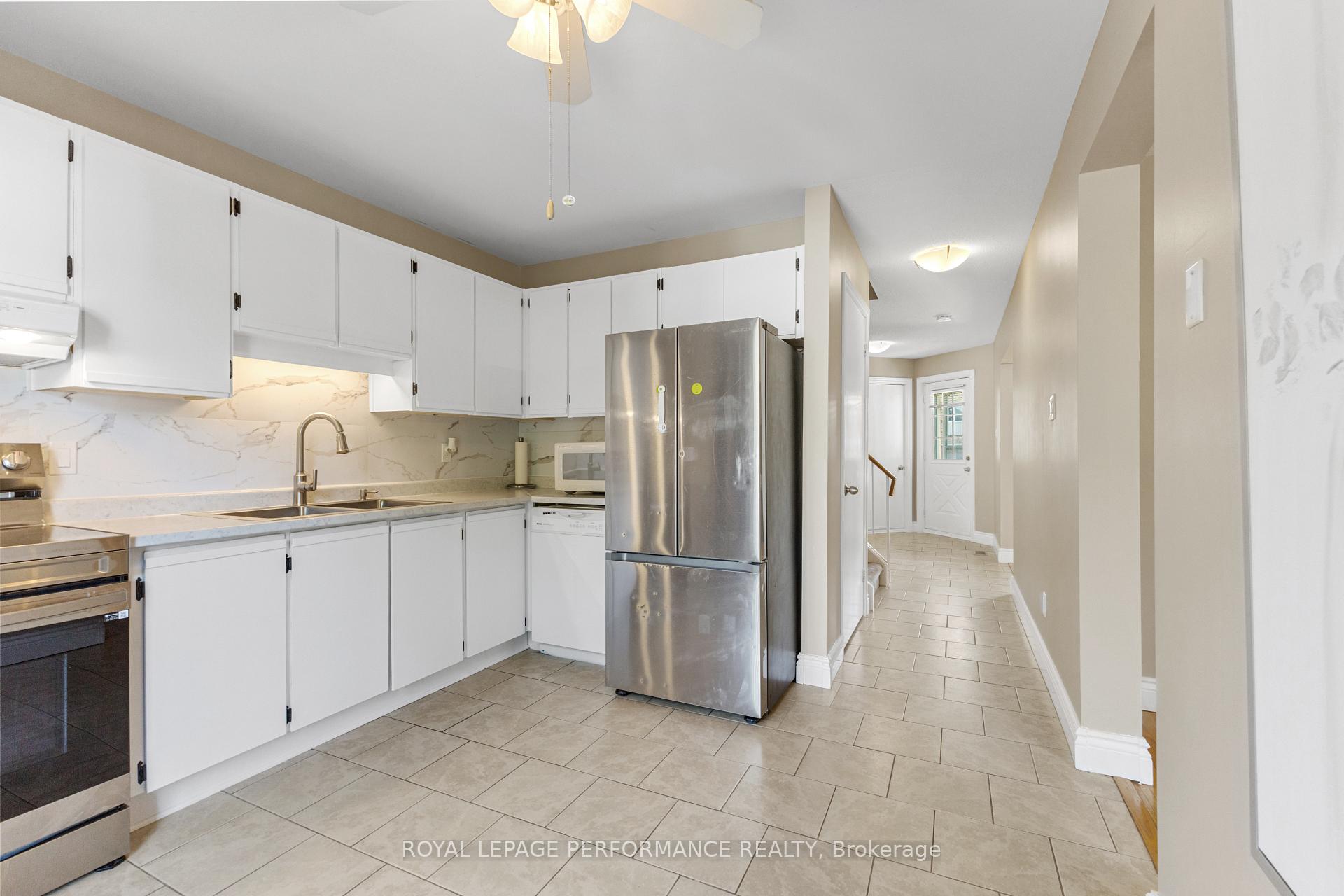 Photo 11 of 1936 Longman Crescent, Ottawa, Chateauneuf — HOMEH
