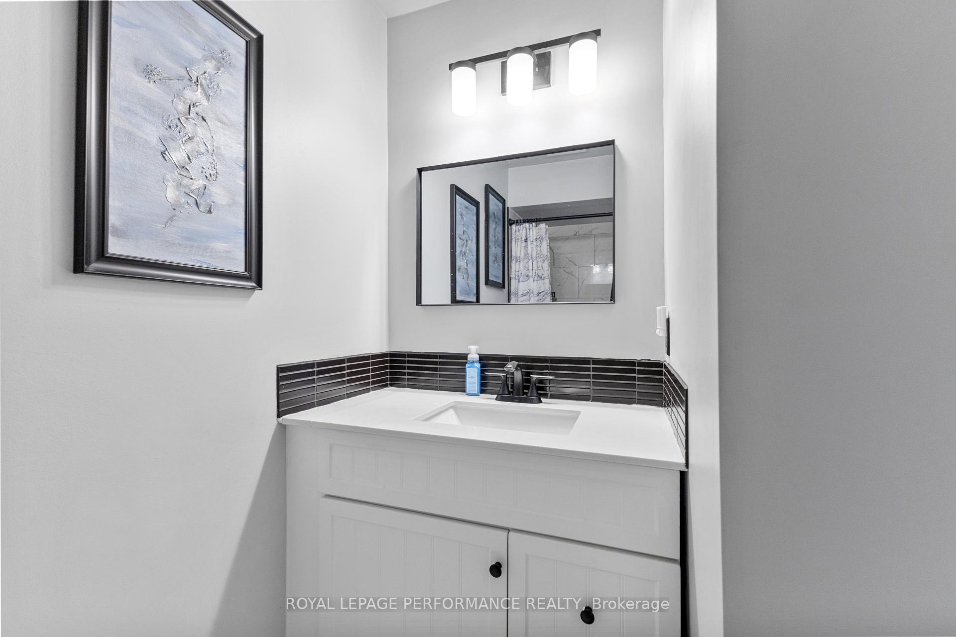 Photo 25 of 1936 Longman Crescent, Ottawa, Chateauneuf — HOMEH