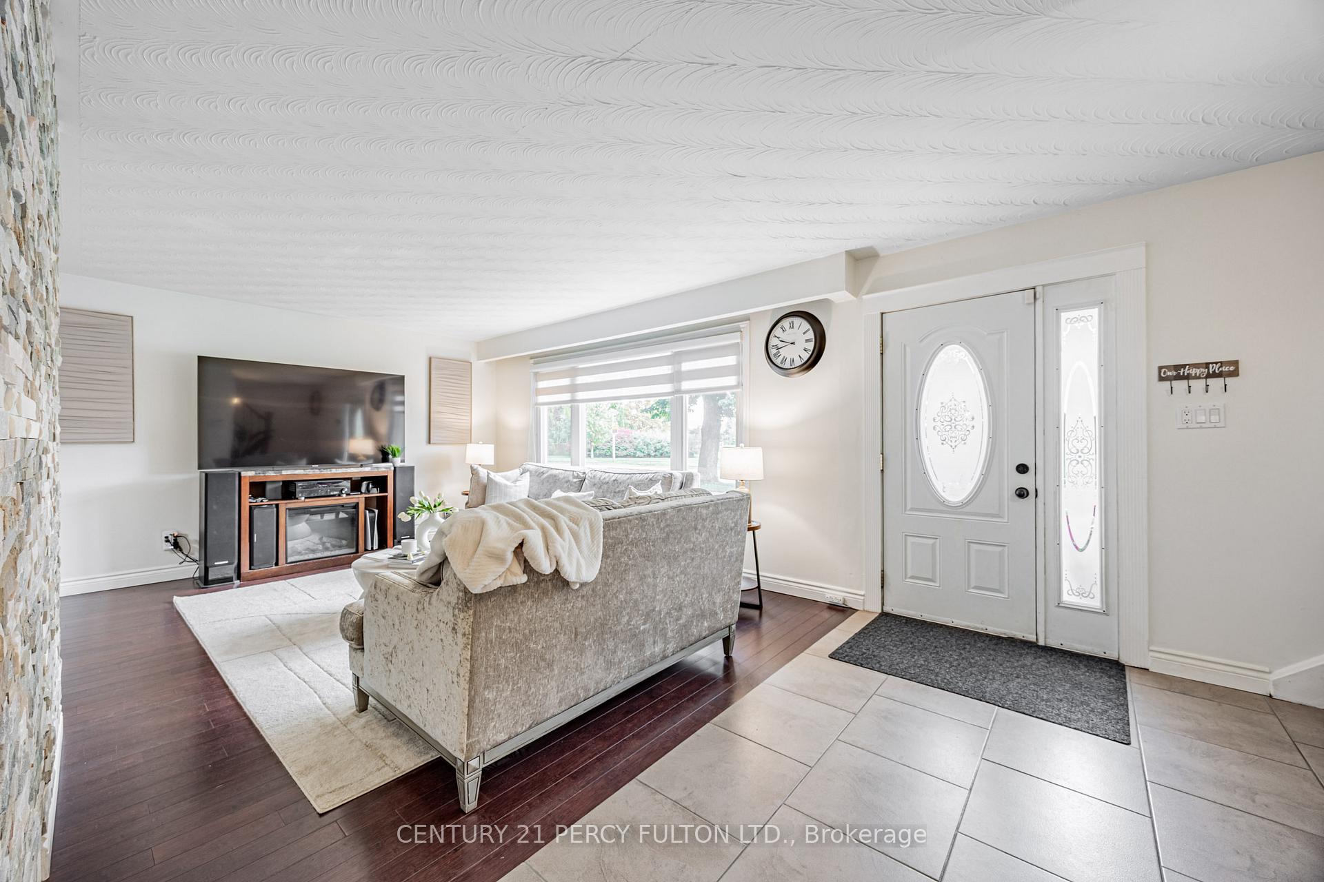 Photo 4 of 904 Somerville Street, Oshawa, Centennial — HOMEH