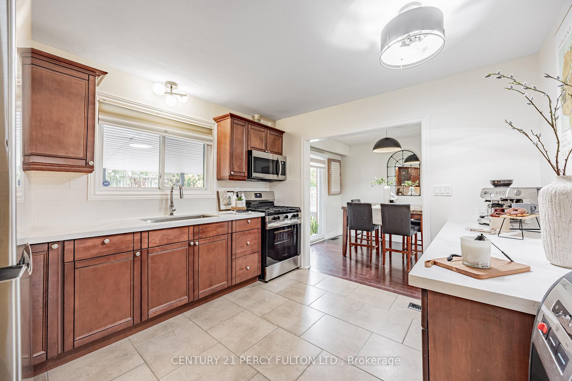 Photo 10 of 904 Somerville Street, Oshawa, Centennial — HOMEH