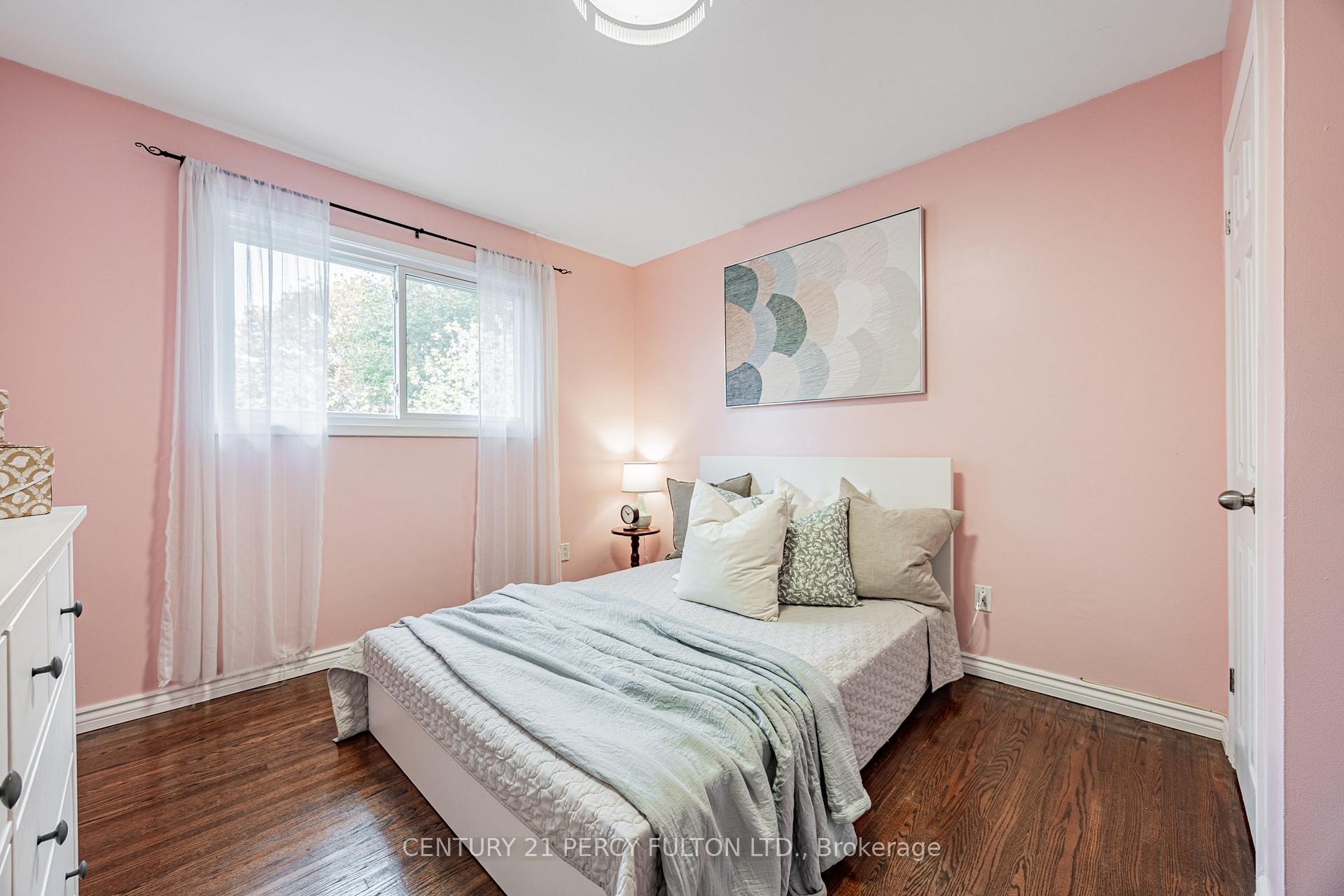 Photo 15 of 904 Somerville Street, Oshawa, Centennial — HOMEH