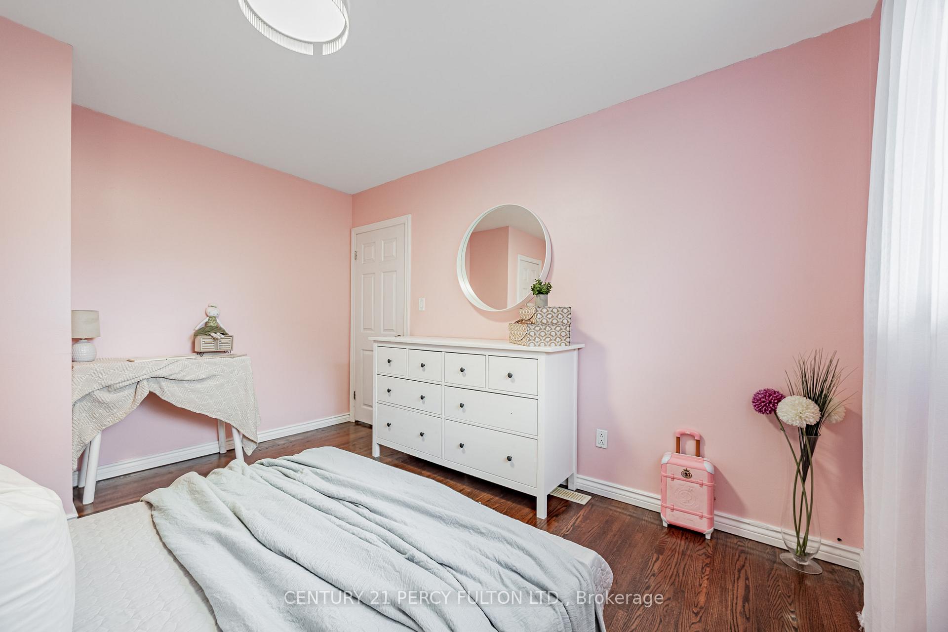 Photo 16 of 904 Somerville Street, Oshawa, Centennial — HOMEH