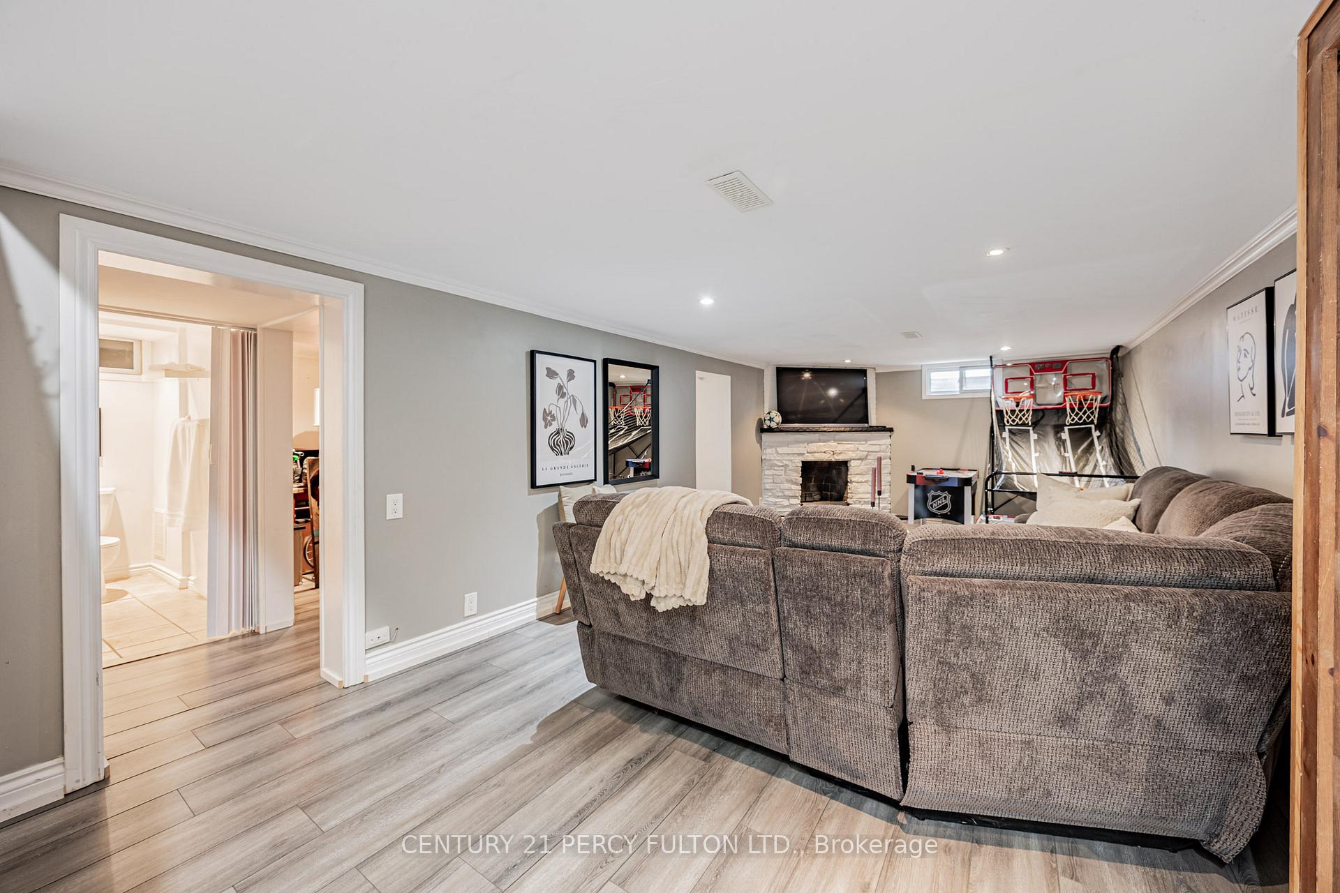 Photo 20 of 904 Somerville Street, Oshawa, Centennial — HOMEH