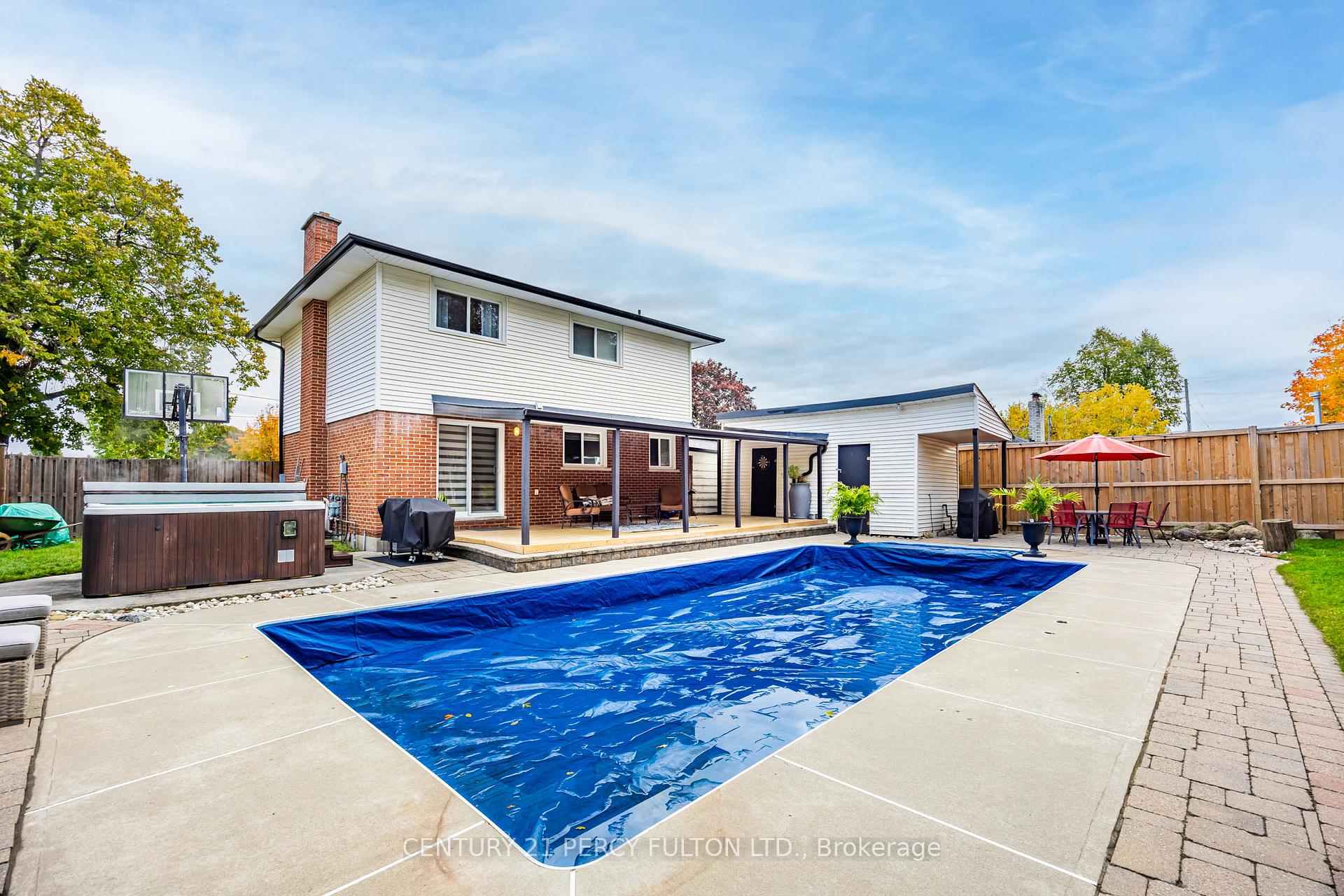 Photo 29 of 904 Somerville Street, Oshawa, Centennial — HOMEH