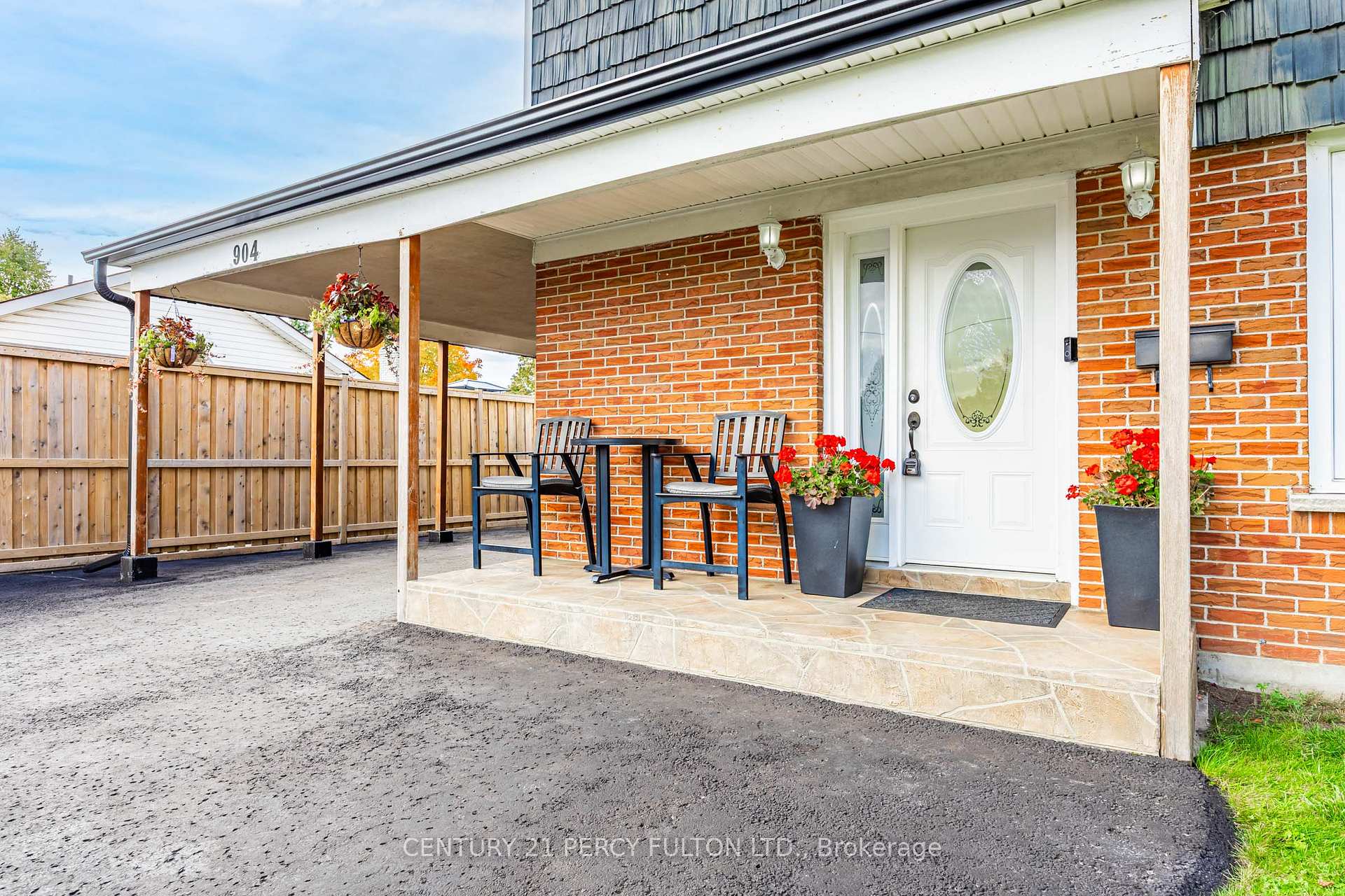 Photo 33 of 904 Somerville Street, Oshawa, Centennial — HOMEH