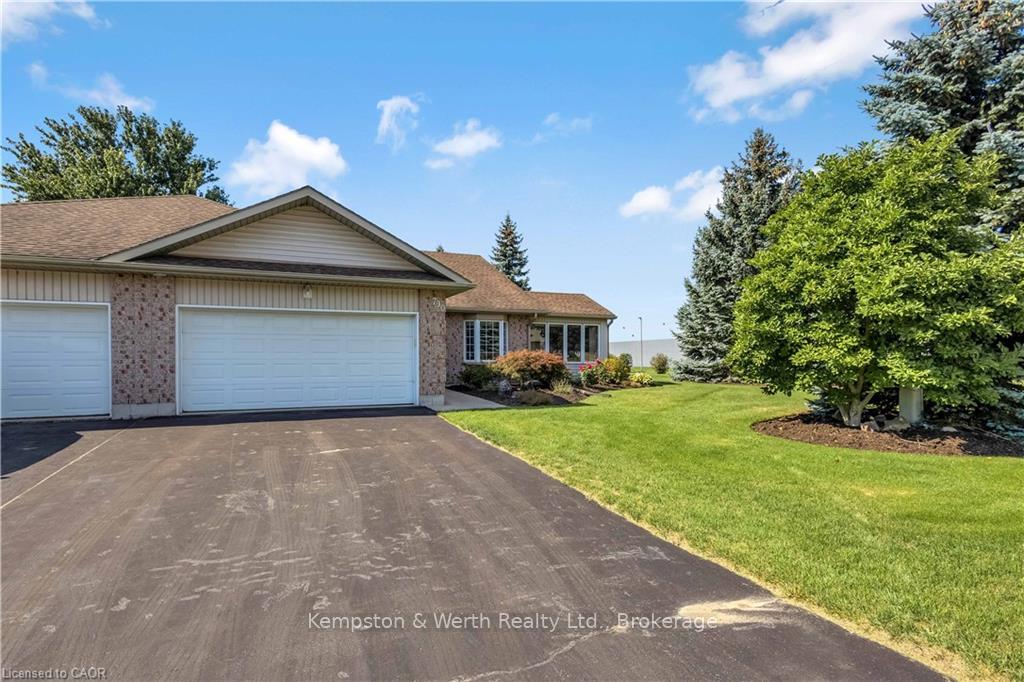 Photo 2 of 790 Lavery Street, North Perth, Listowel — HOMEH