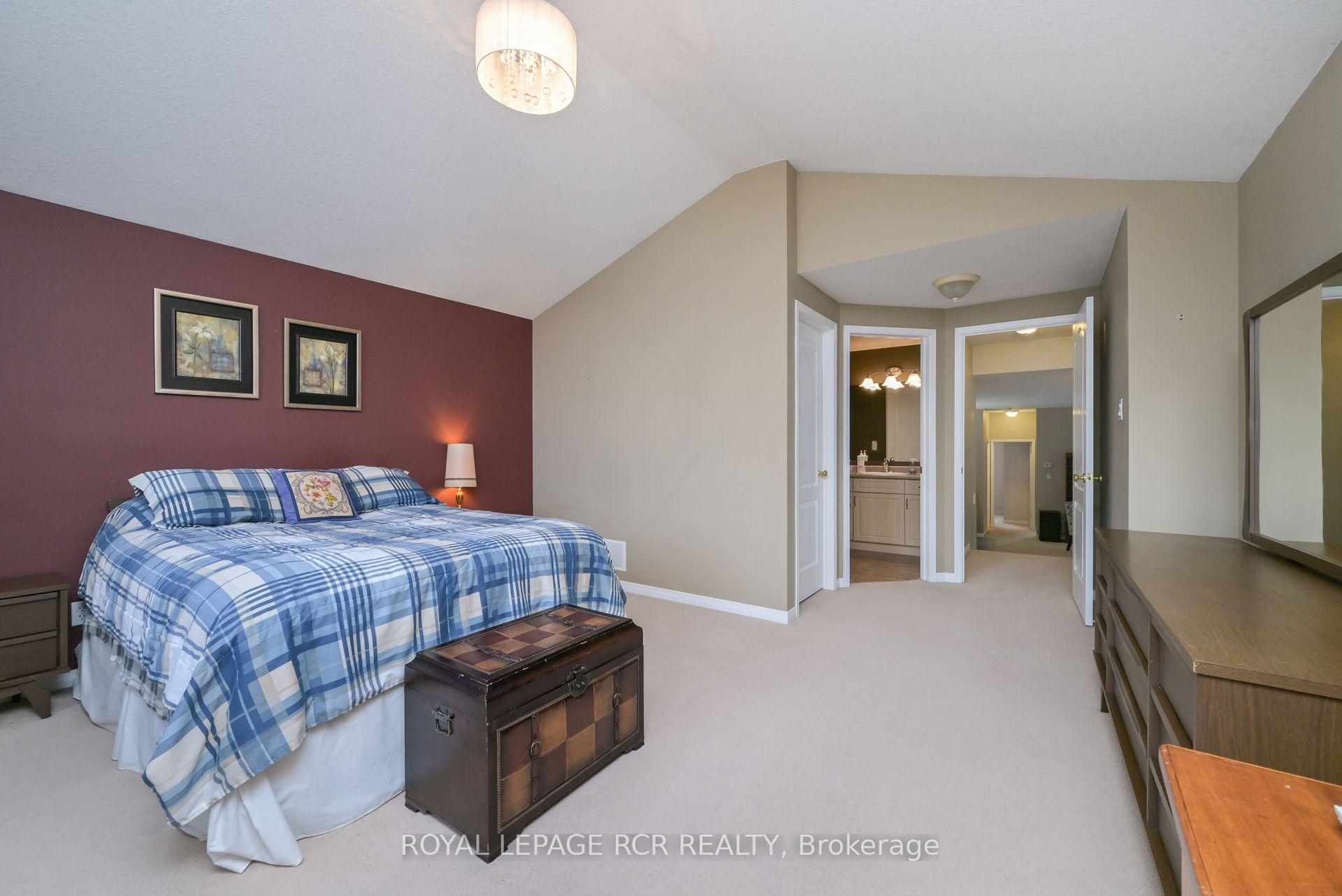 Photo 6 of 26 Benjamin Crescent, Orangeville — HOMEH