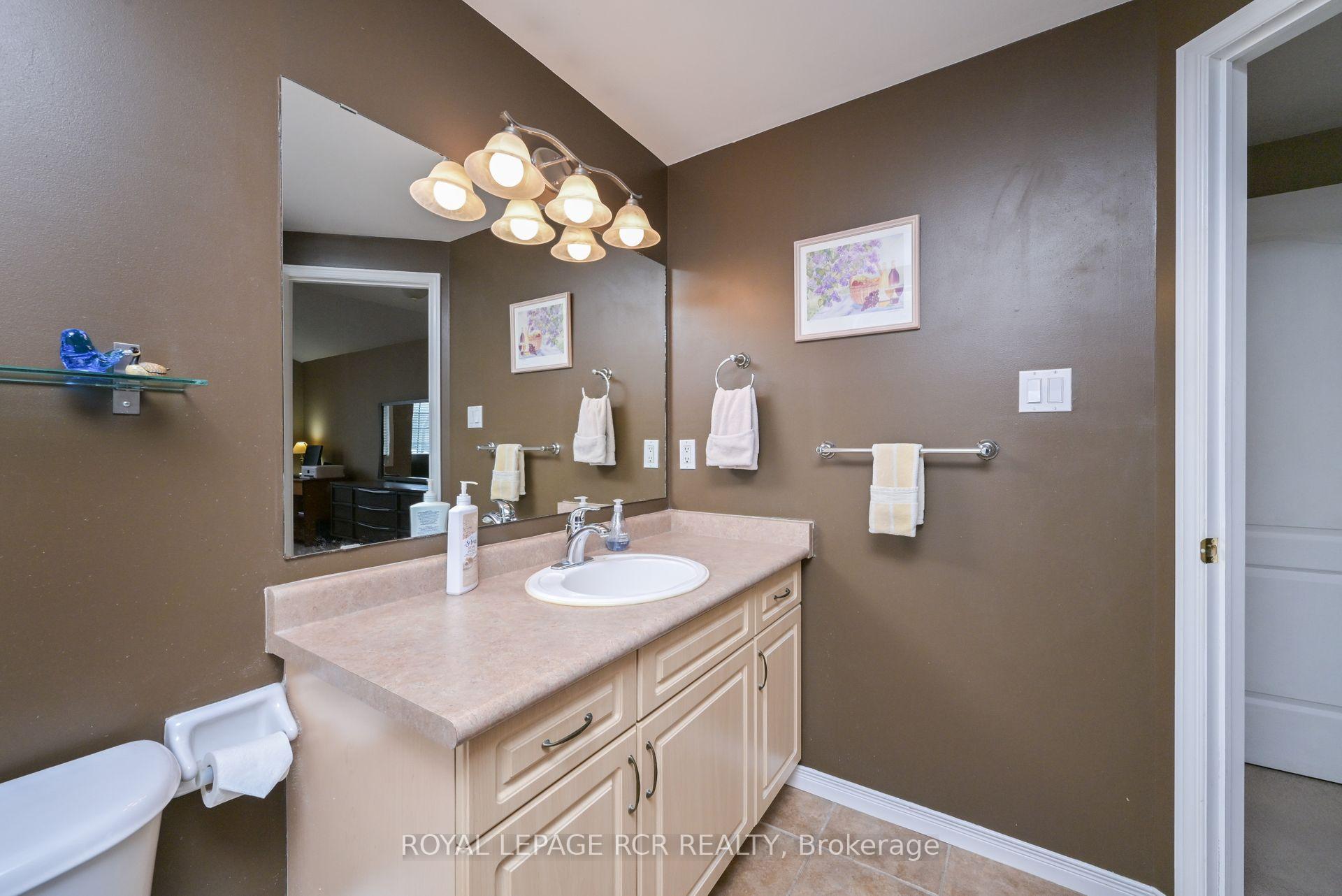 Photo 7 of 26 Benjamin Crescent, Orangeville — HOMEH