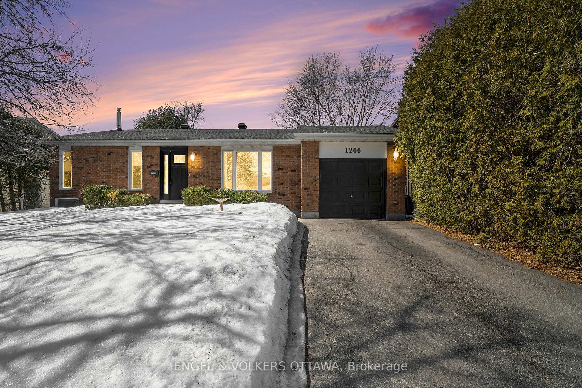 Front of 1266 Alloway Crescent