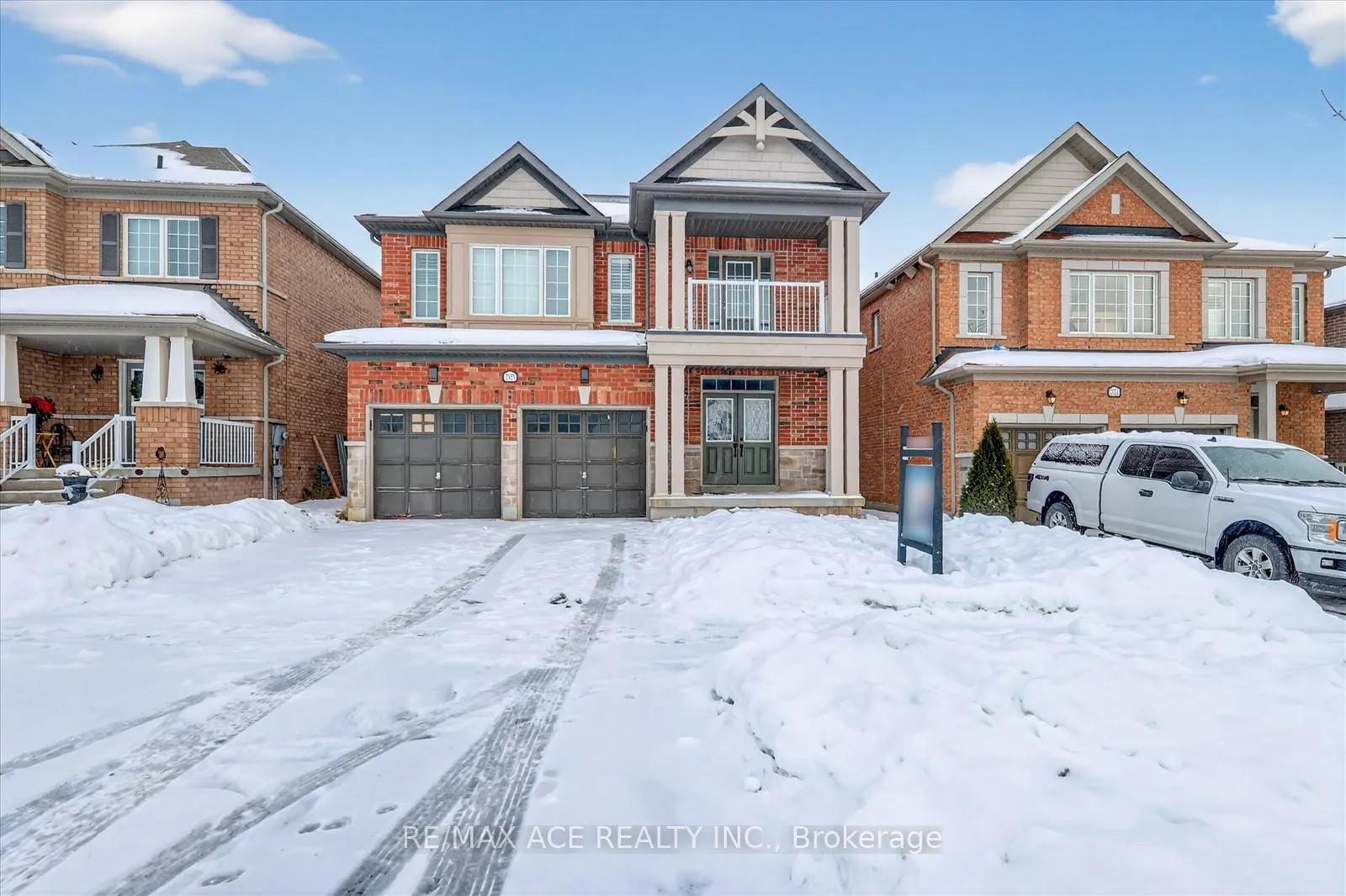 Photo 2 of Unit Main, 2525 Bridle Road N, Oshawa, Windfields — HOMEH