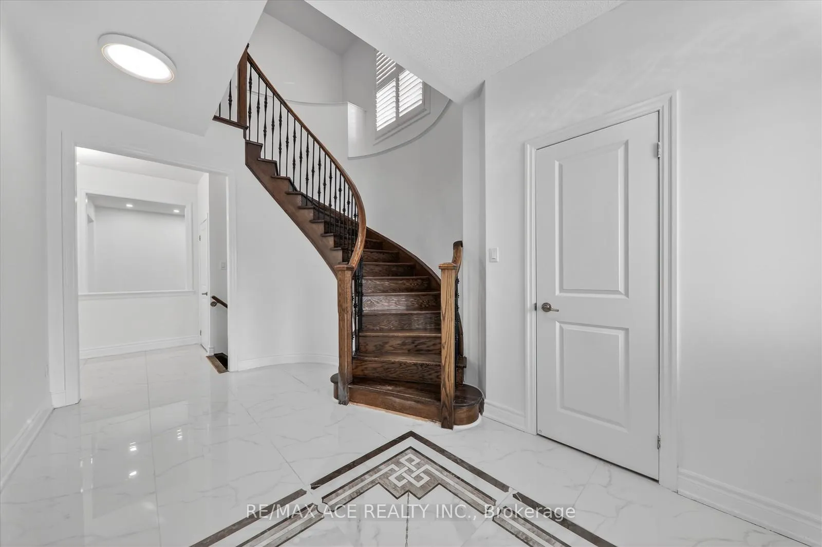 Photo 6 of Unit Main, 2525 Bridle Road N, Oshawa, Windfields — HOMEH